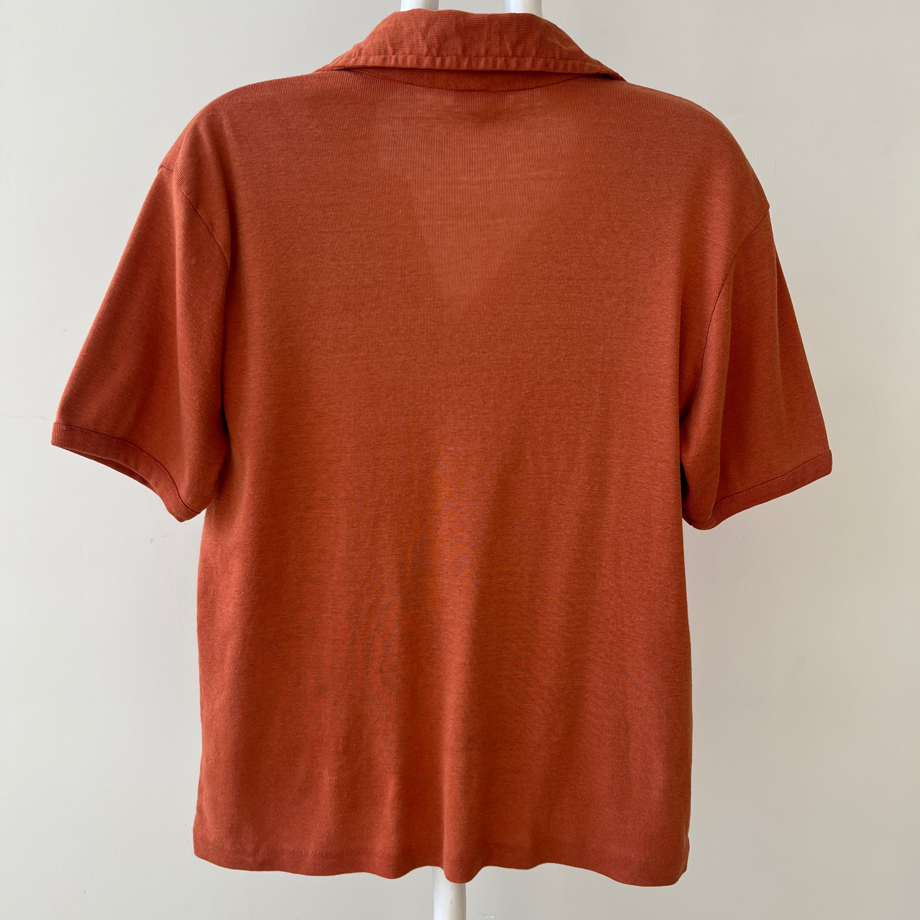 T-shirt teinté de peinture noire vierge des années 00