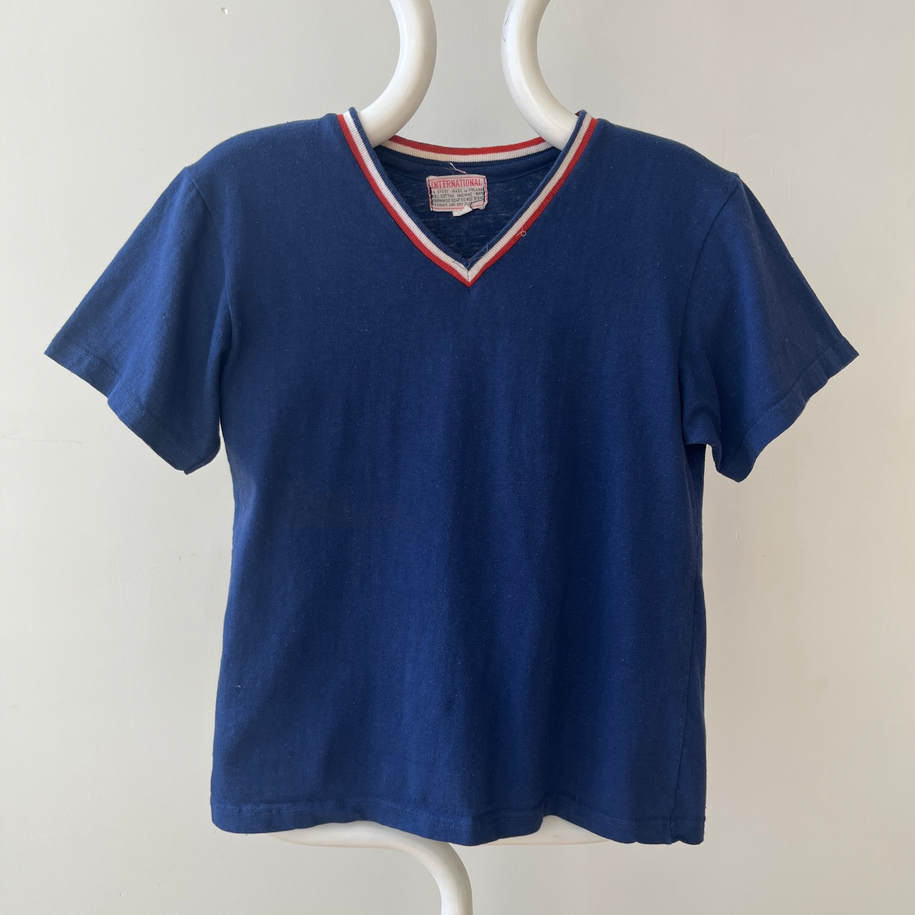 T-shirt teinté de peinture noire vierge des années 00