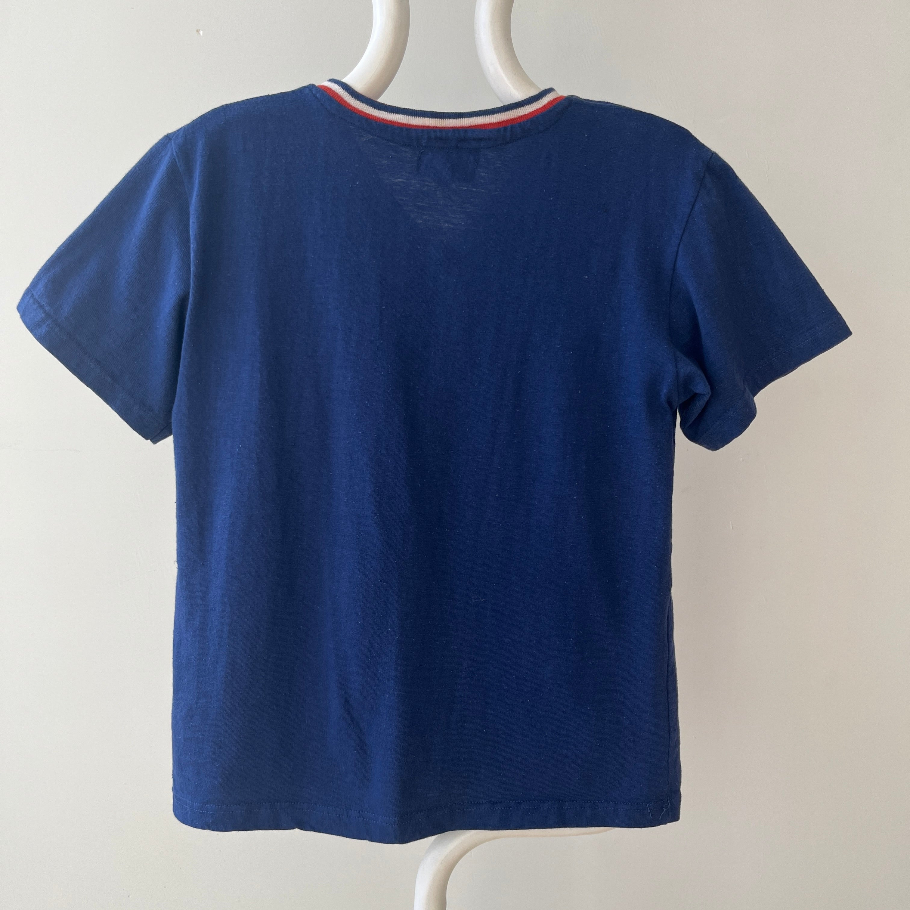 T-shirt teinté de peinture noire vierge des années 00