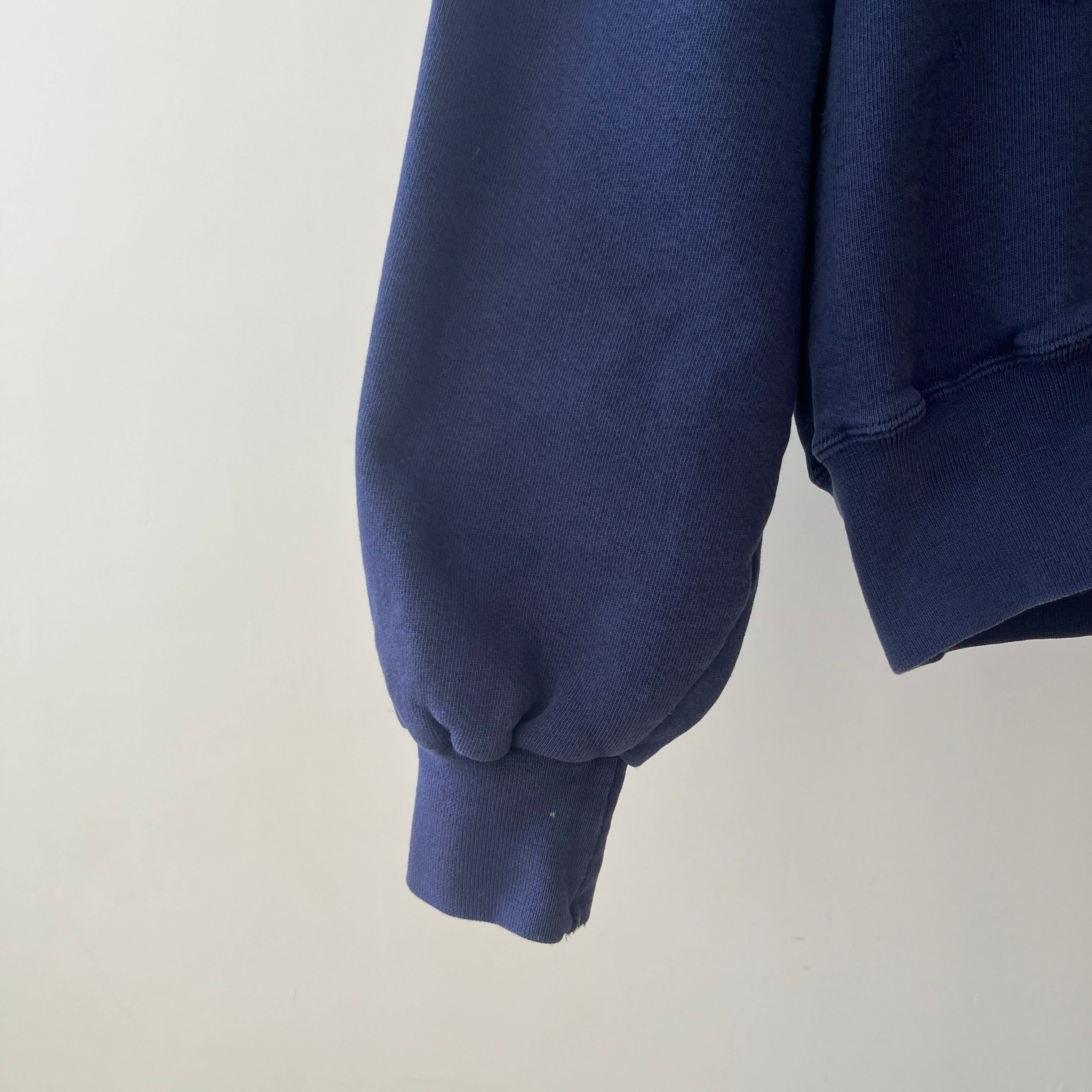 00s Heavy Weight Blank Black Sweatshirt par FOTL - Structuré