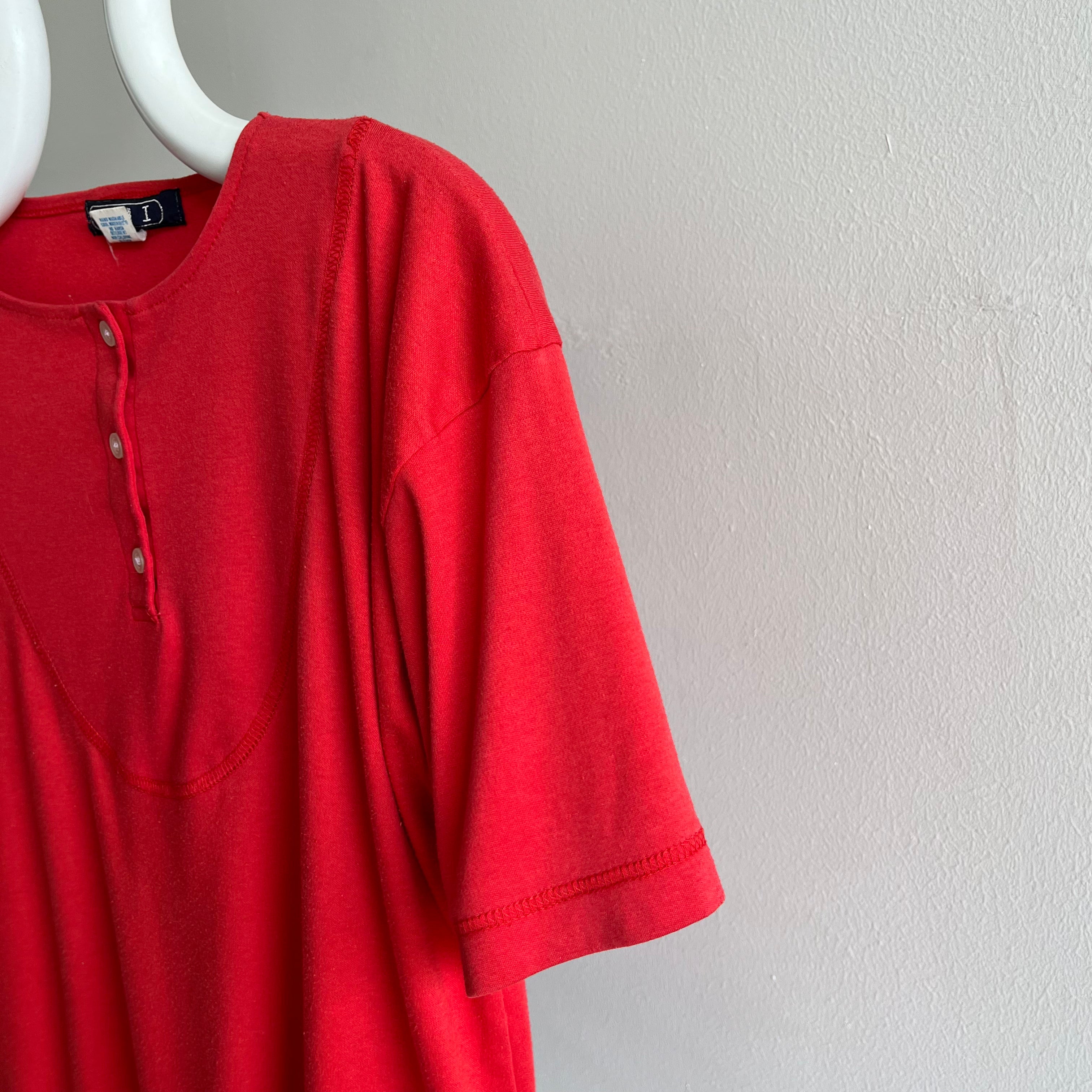 1970s Unique Red Henley Jersey T-Shirt