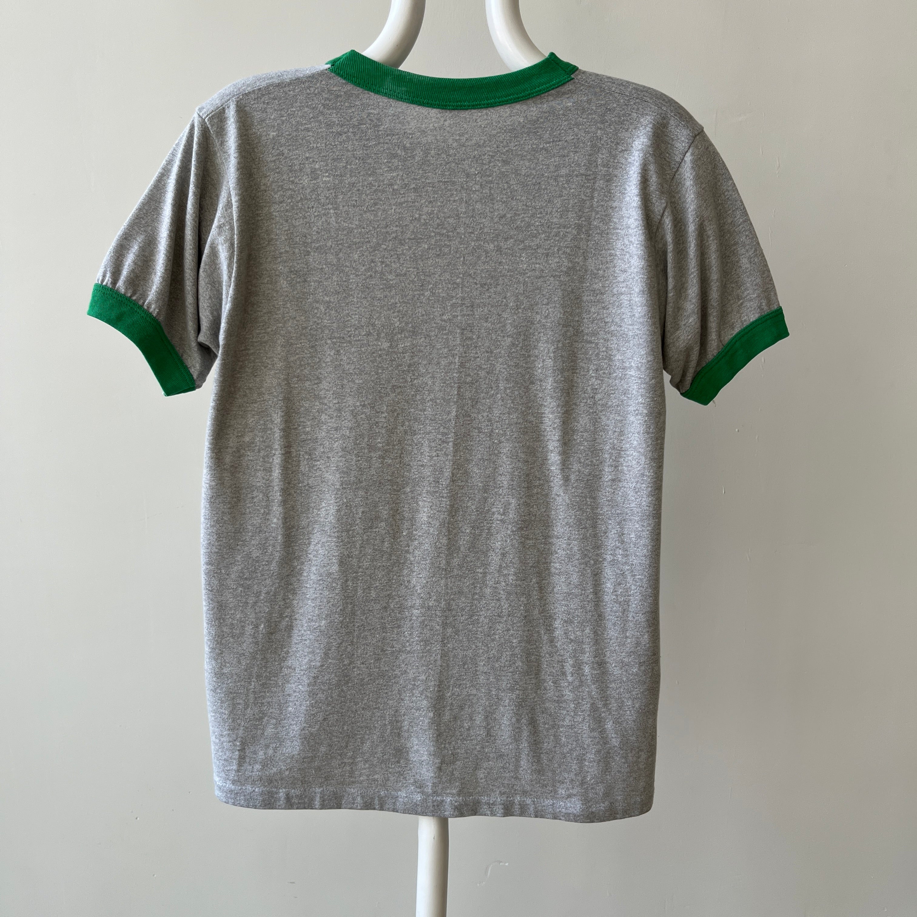 COLLECTIBLE 1986 World Champs Boston Celtics T-Shirt - Larry Bird, Kevin McHale, Robert Parish, Danny Ainge, Dennis Johnson Era