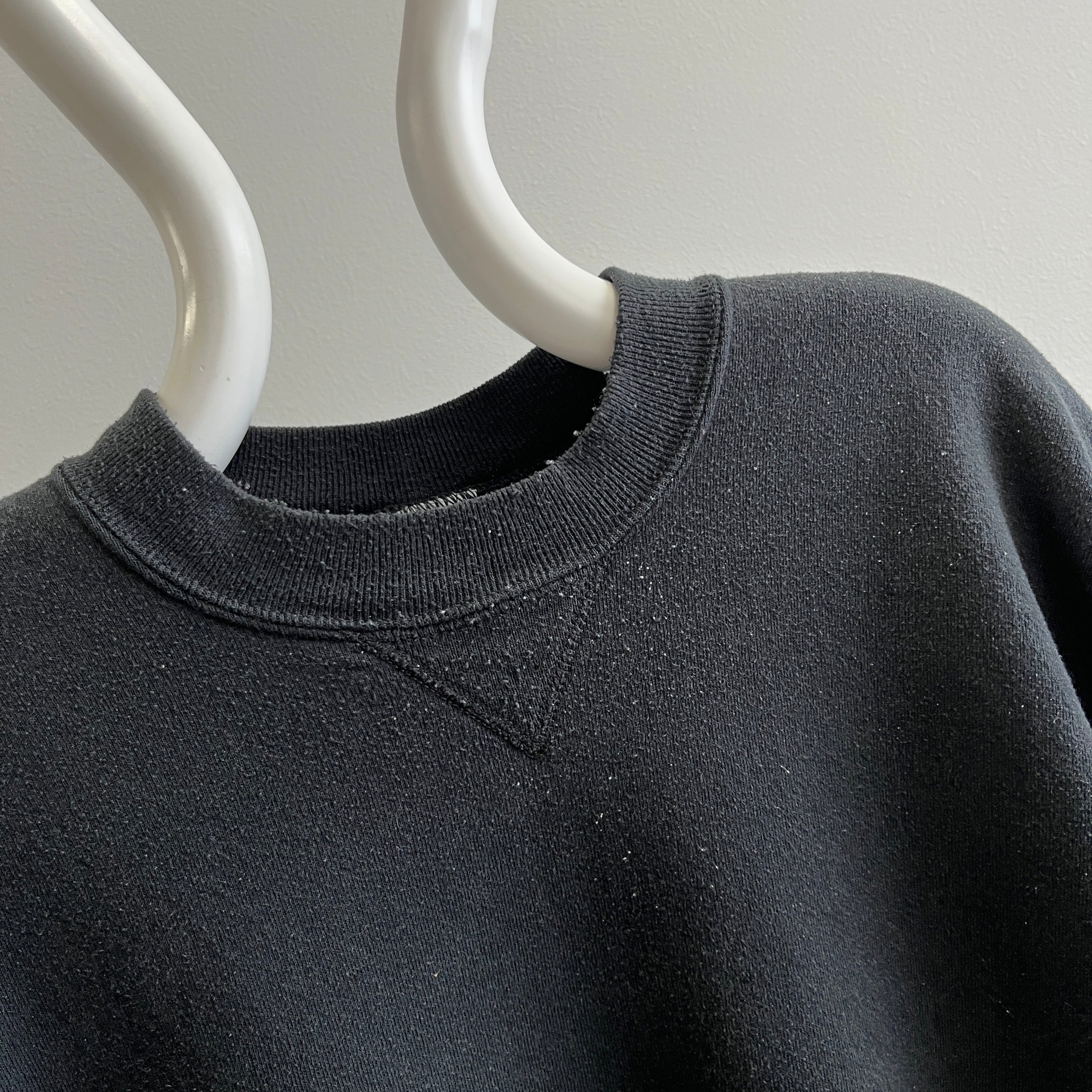 1980s Blank Black Russell Brand Single V Sweatshirt