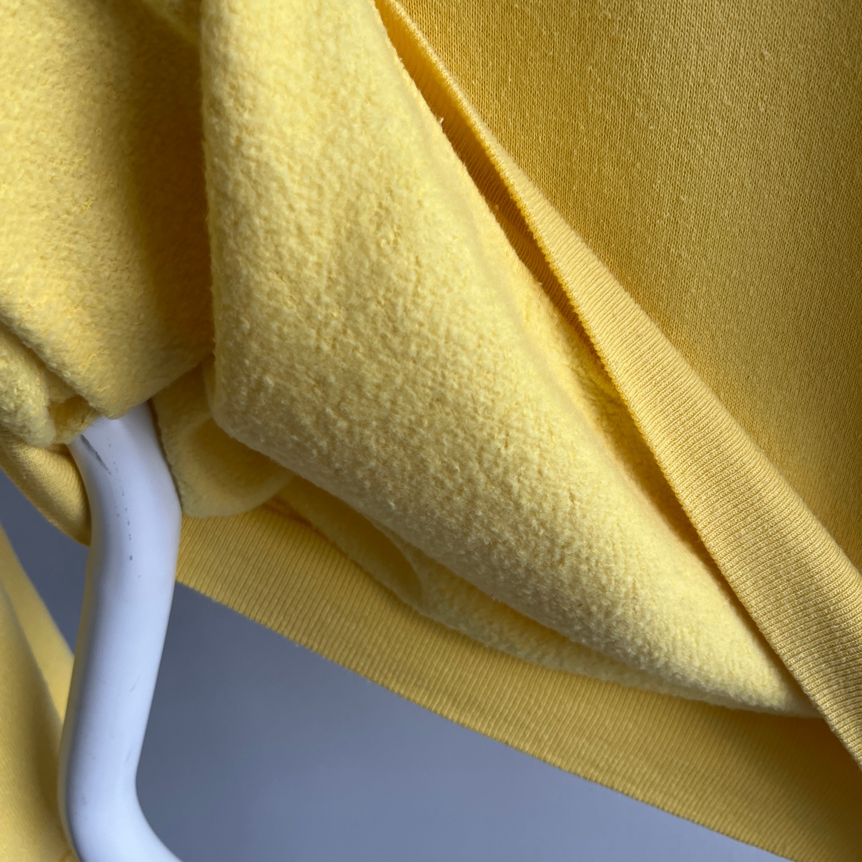 1980s Buttery Yellow Sweatshirt - !!!!!