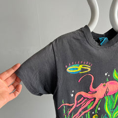 1980/90s Octopus Oasis Sports Cotton Wrap Around T-Shirt