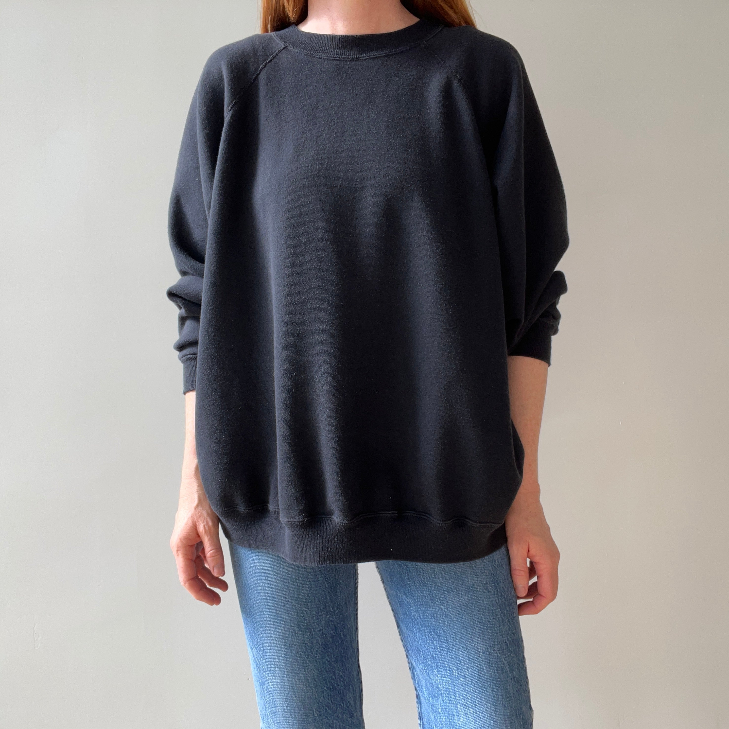 1980/90s Easy Breezy Blank Black Sweatshirt - Cozy