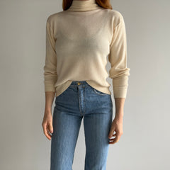 1980s Super Soft and Slouchy Mock Neck Waffle Knit with Pilling