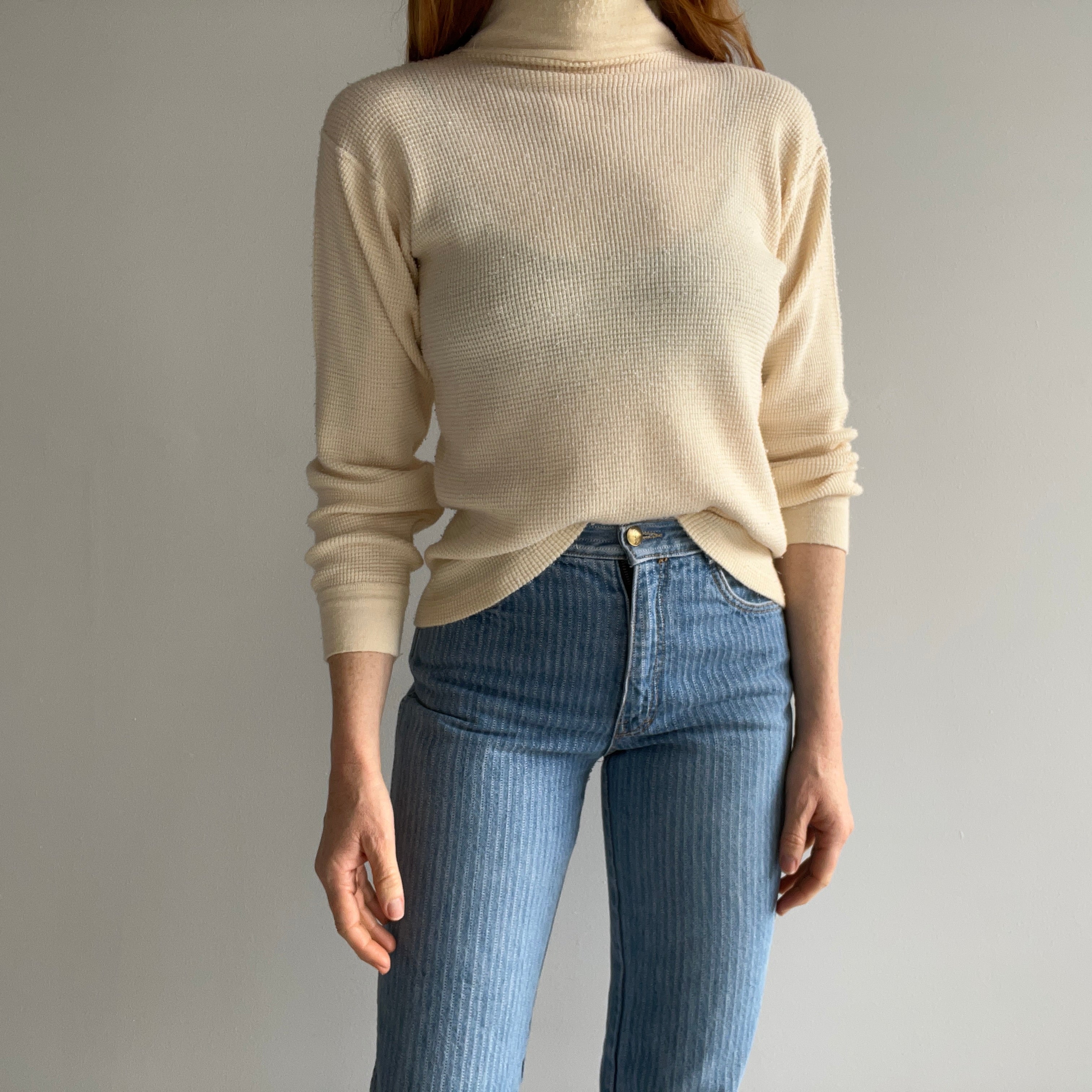 1980s Super Soft and Slouchy Mock Neck Waffle Knit with Pilling