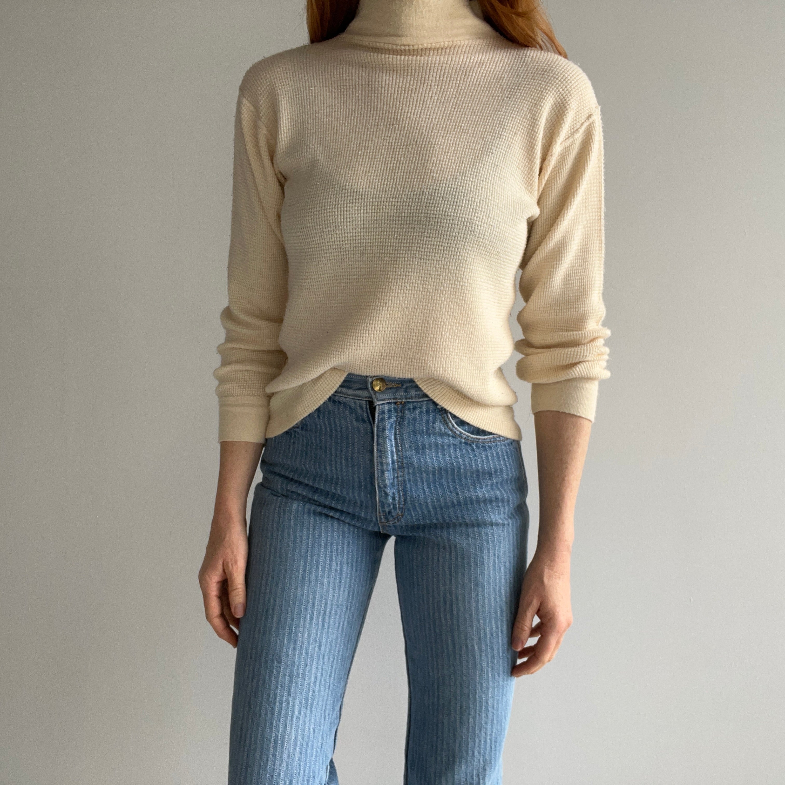 1980s Super Soft and Slouchy Mock Neck Waffle Knit with Pilling