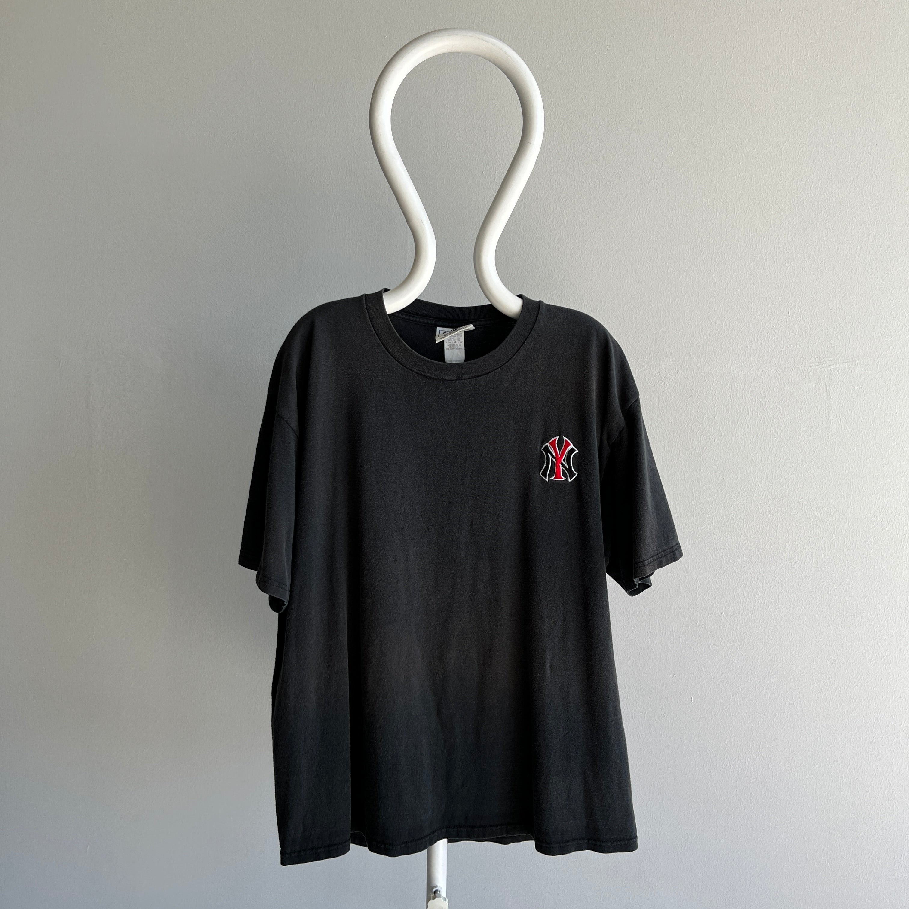 1996 New York Yankees Red and Black Larger T-Shirt – Red Vintage Co