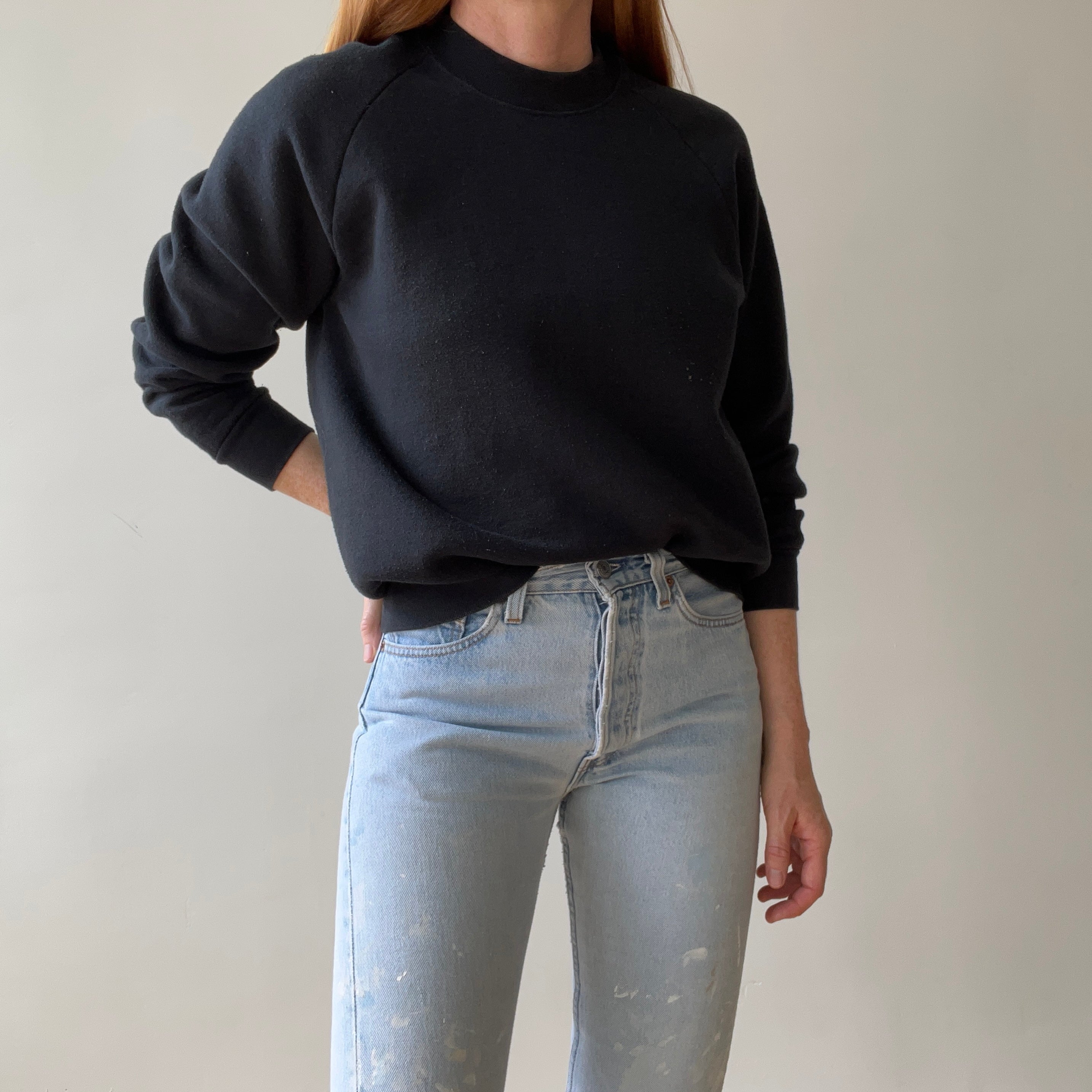 00s Heavy Weight Blank Black Sweatshirt par FOTL - Structuré