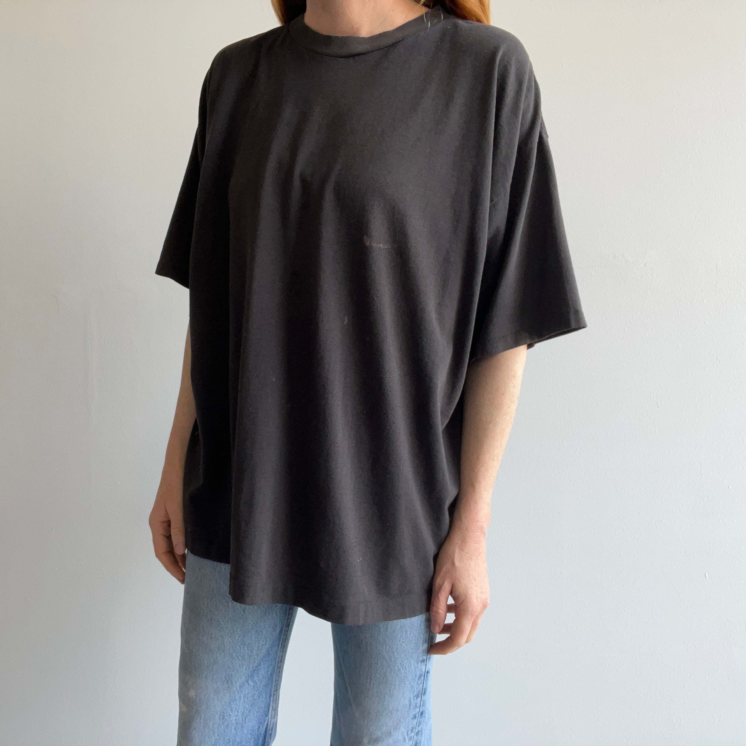 1980/90s Tattered Torn and Worn Larger Faded Blank Black T-Shirt