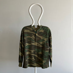 1980s Duofold Super soft camo Thermal Henley with Mismatching Buttons