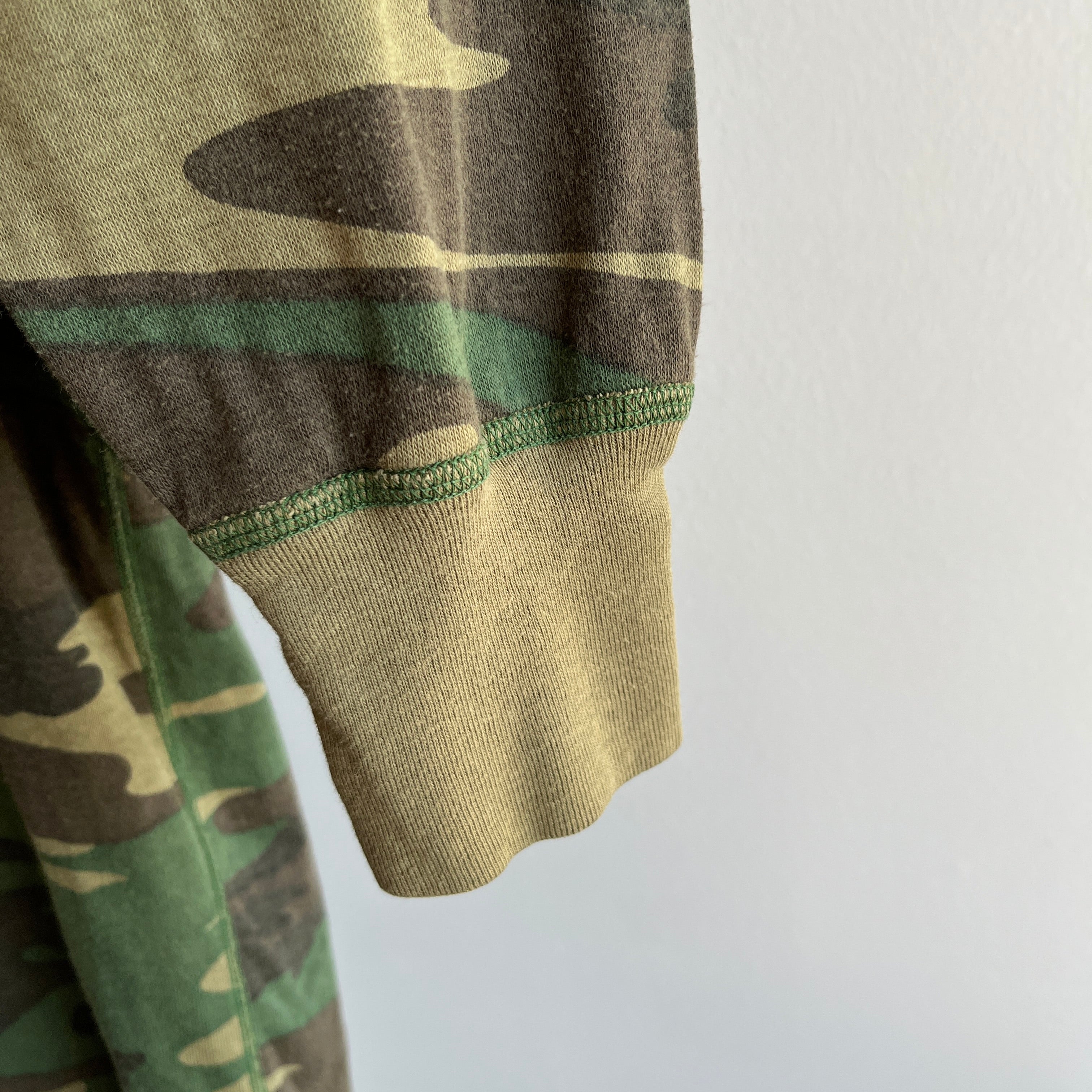 1980s Duofold Super soft camo Thermal Henley with Mismatching Buttons