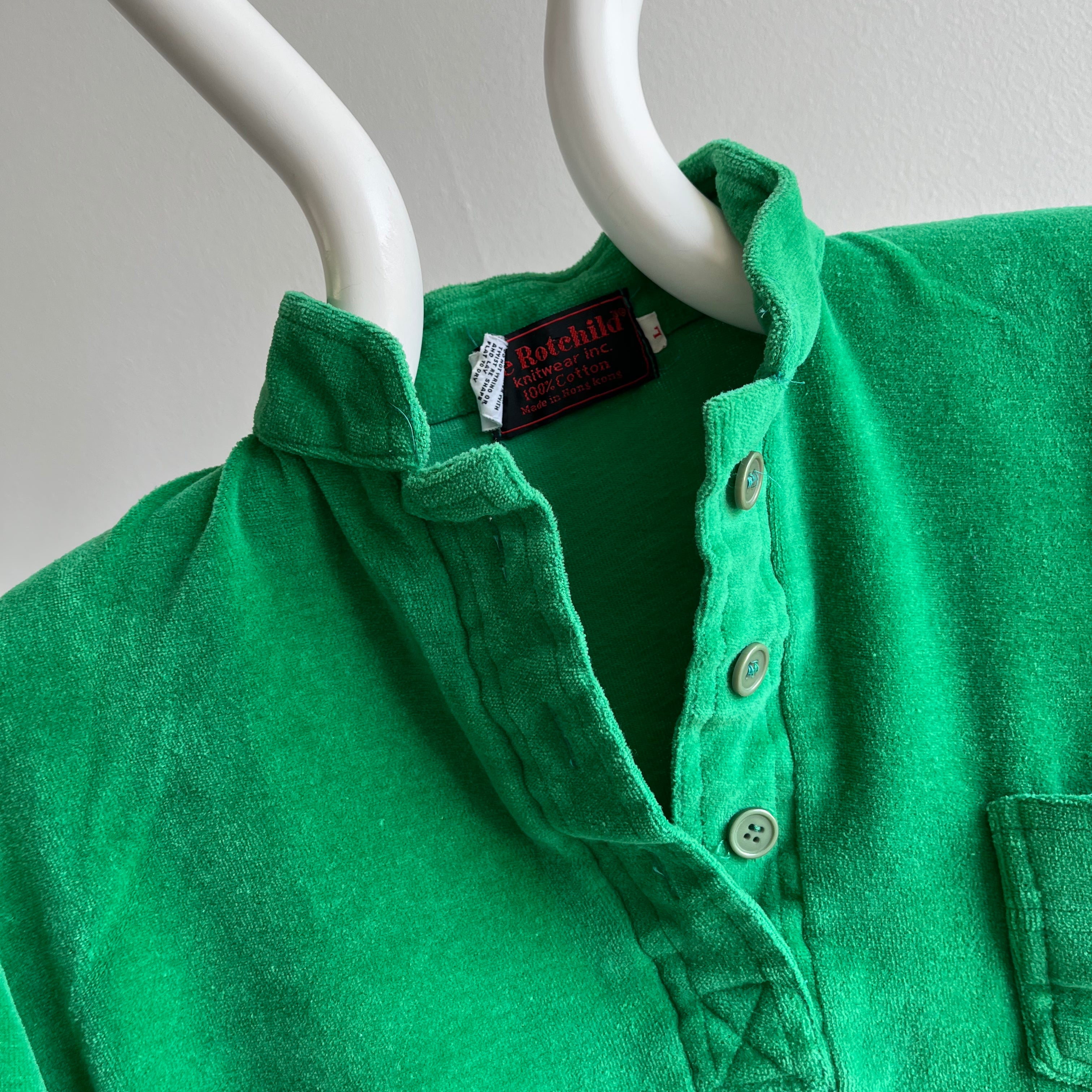 1970s Kelly Green Mock Neck Henley 100% Cotton (Velour) Long Sleeve Shirt