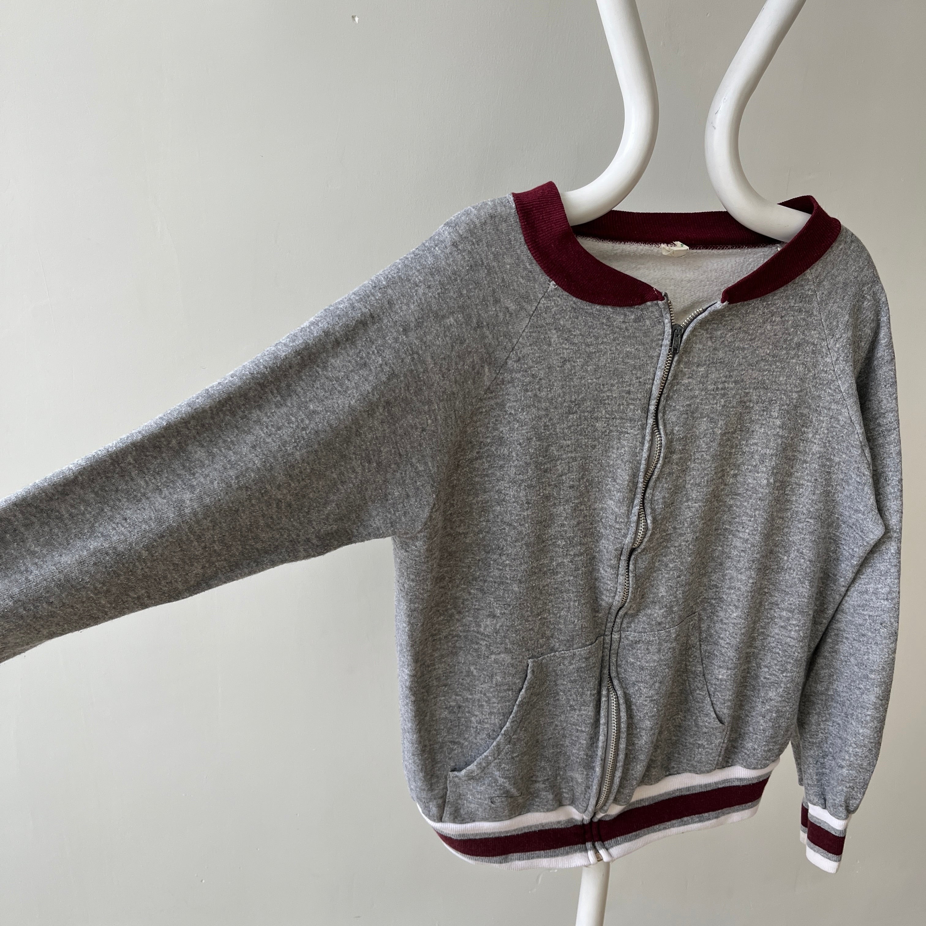 00s Heavy Weight Blank Black Sweatshirt par FOTL - Structuré
