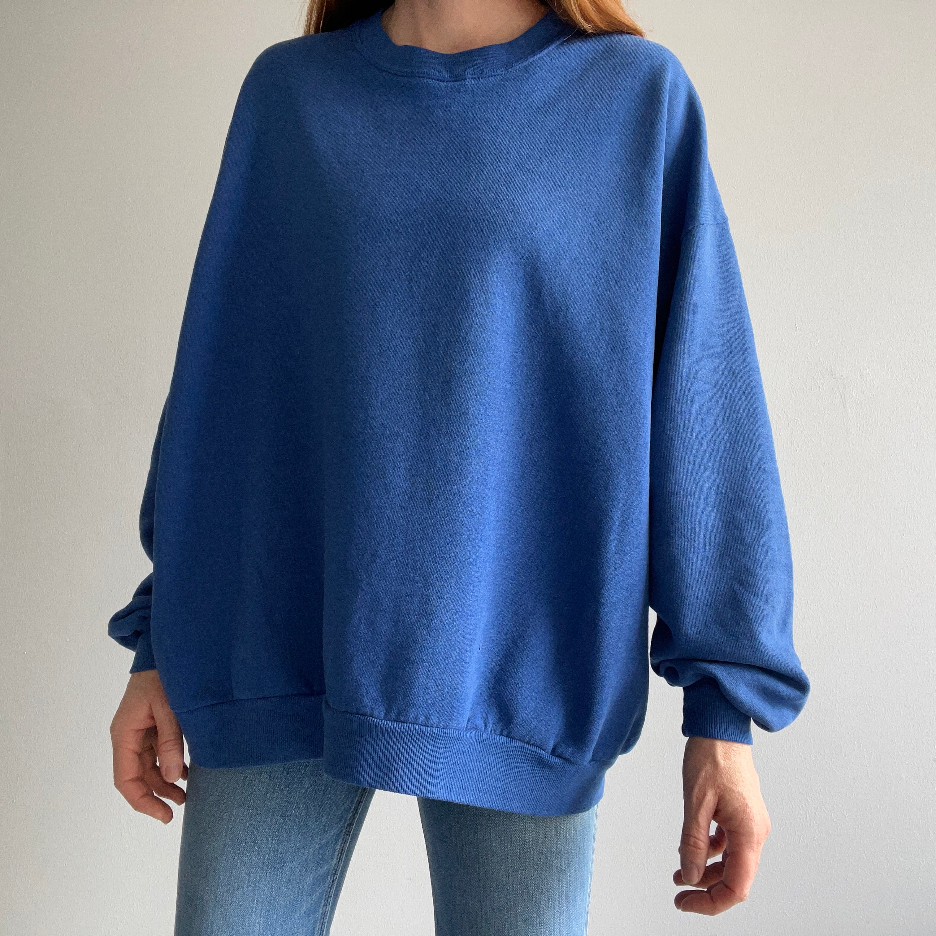 1990s Blank Blue Sweatshirt with Dreamy Arms