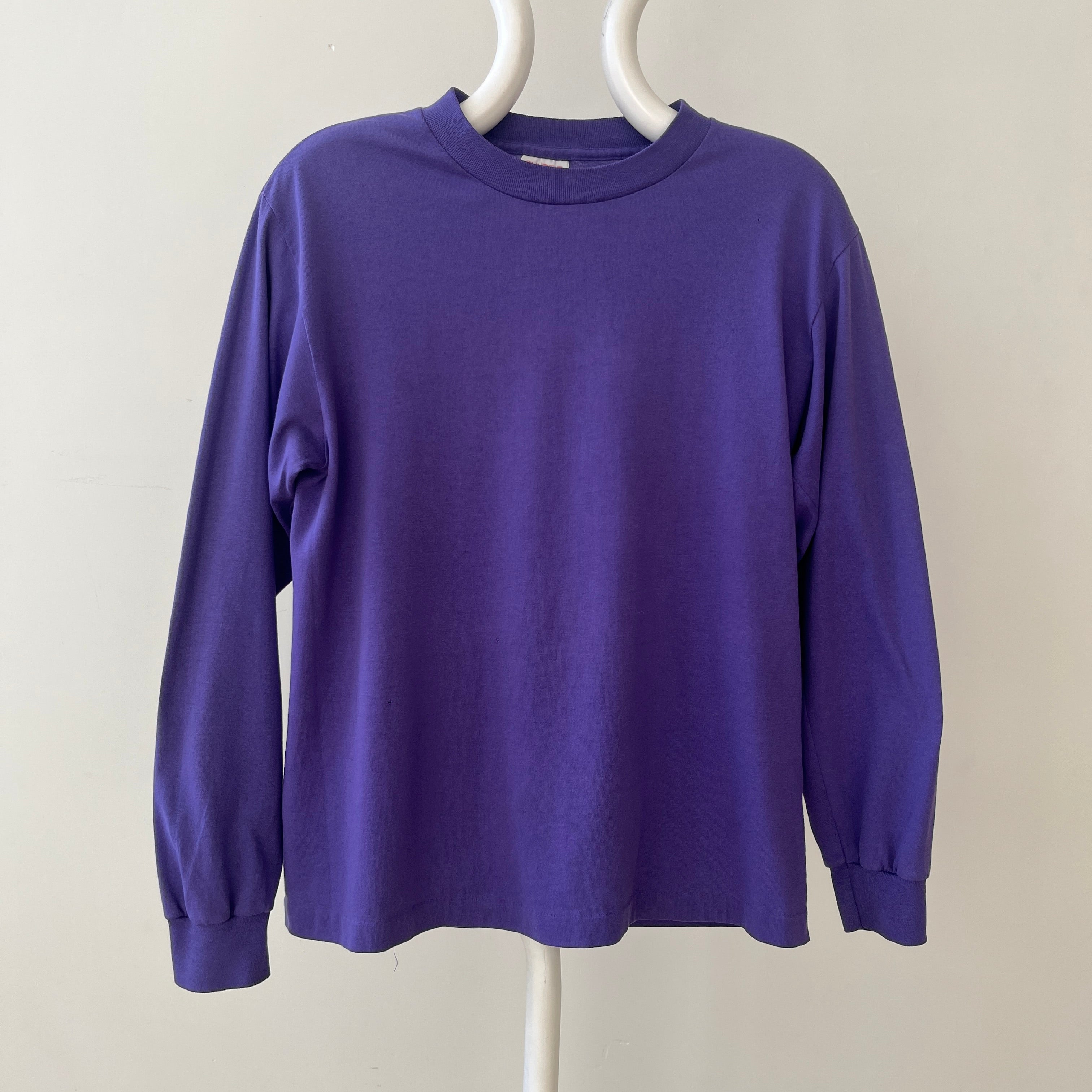 T-shirt teinté de peinture noire vierge des années 00