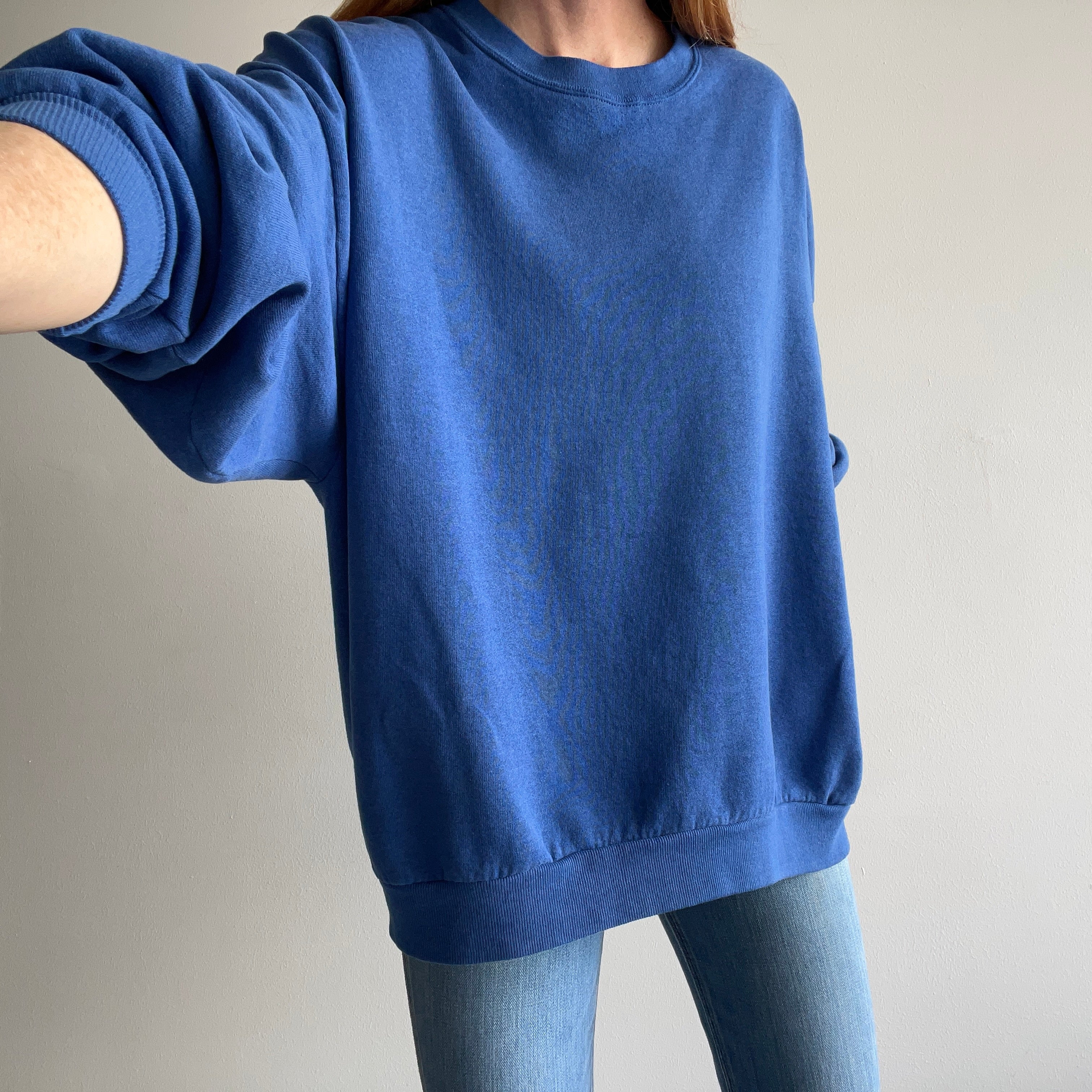 1990s Blank Blue Sweatshirt with Dreamy Arms