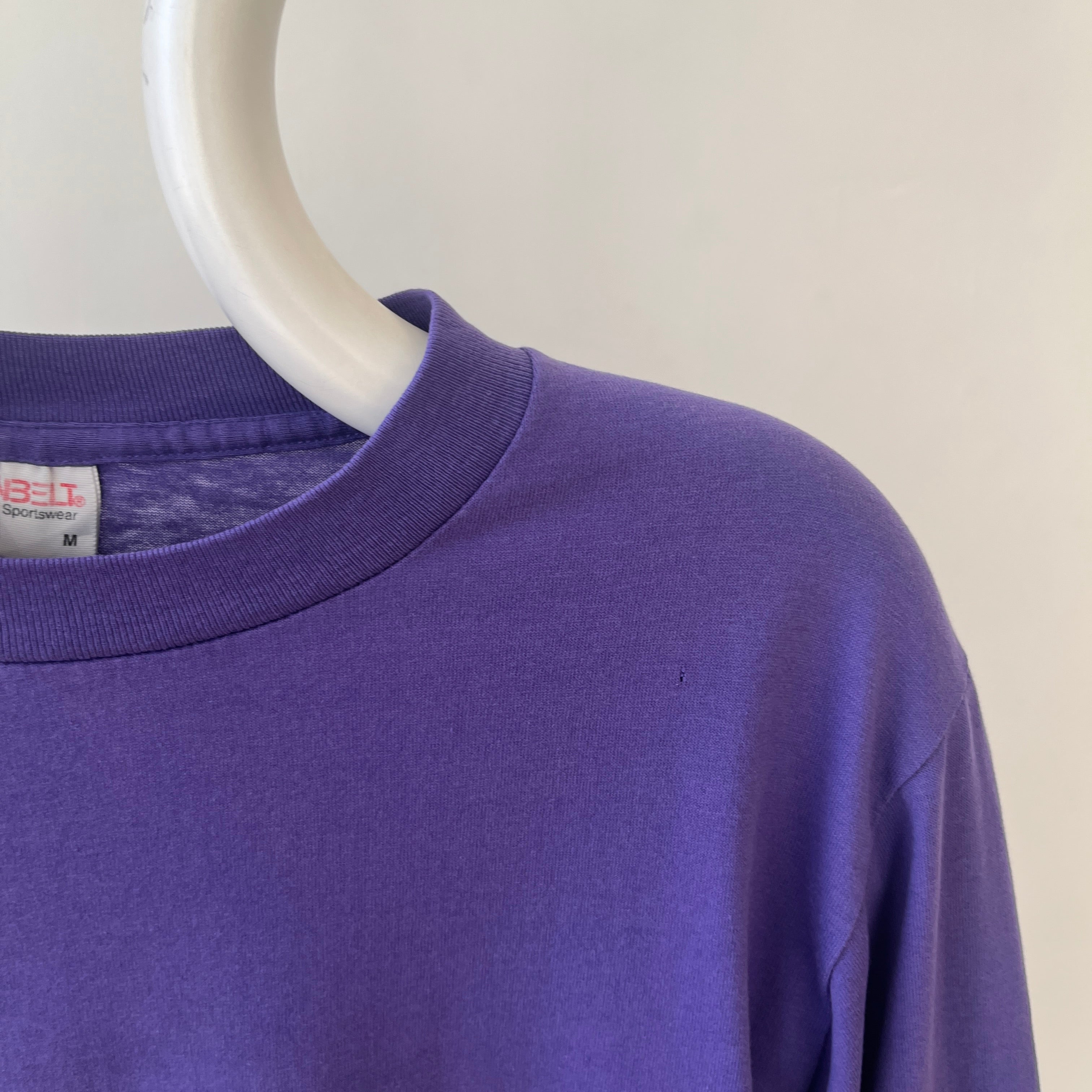 T-shirt teinté de peinture noire vierge des années 00