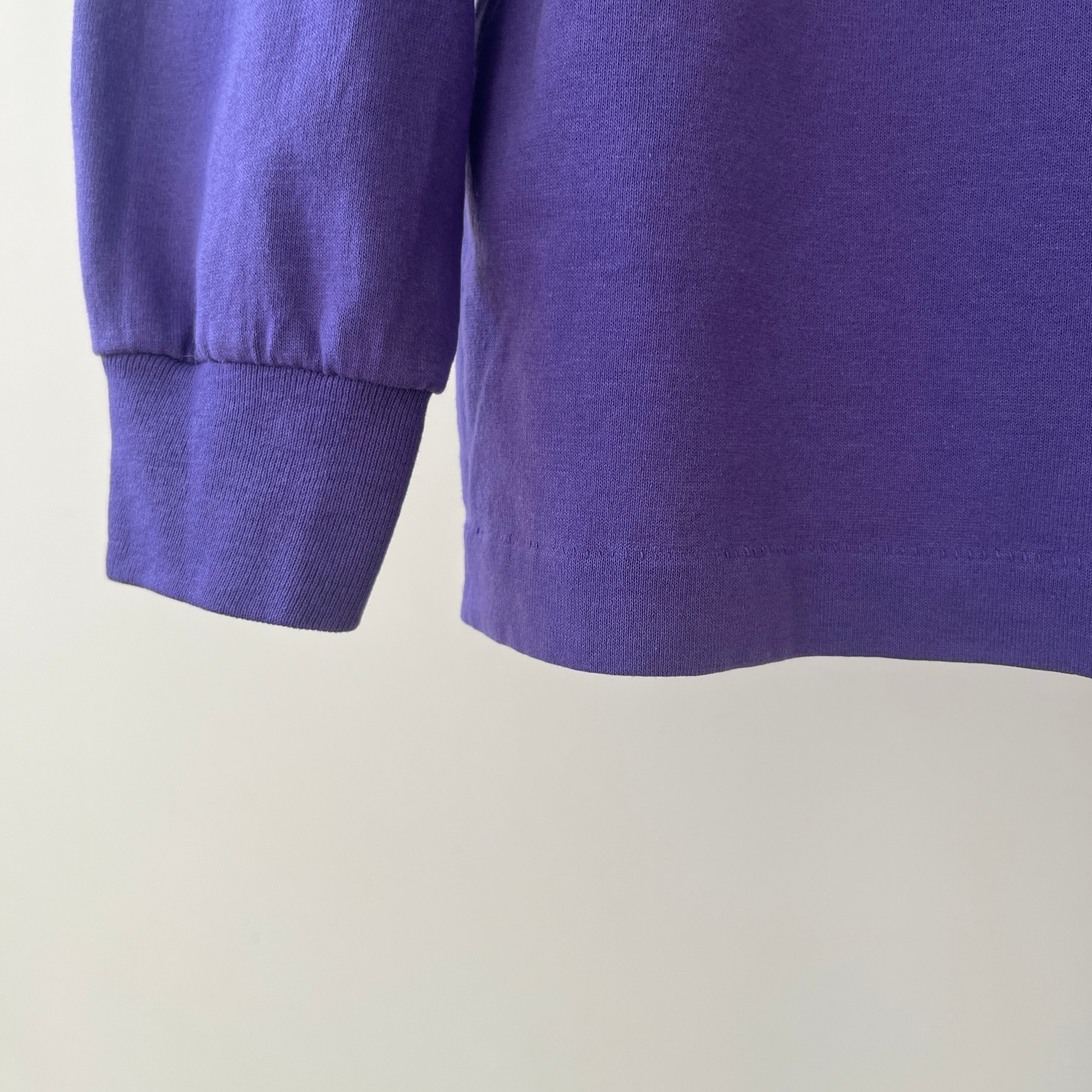 T-shirt teinté de peinture noire vierge des années 00