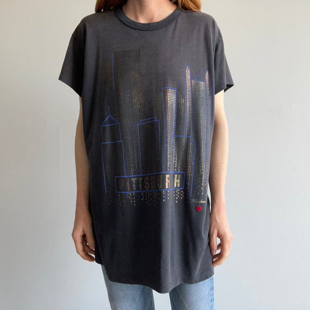 1980s Pittsburg Slouchy Cityscape Tourist T-Shirt