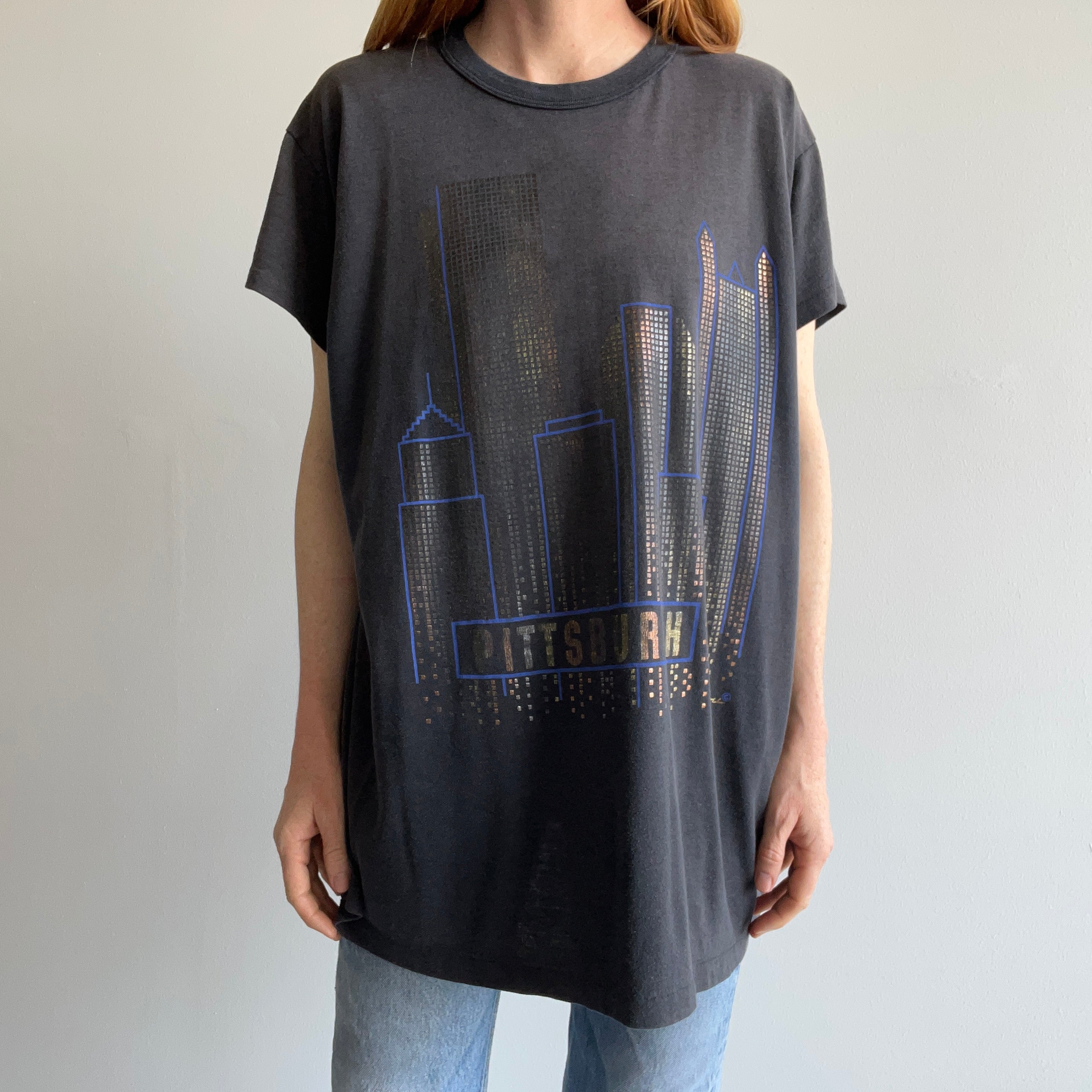 1980s Pittsburg Slouchy Cityscape Tourist T-Shirt