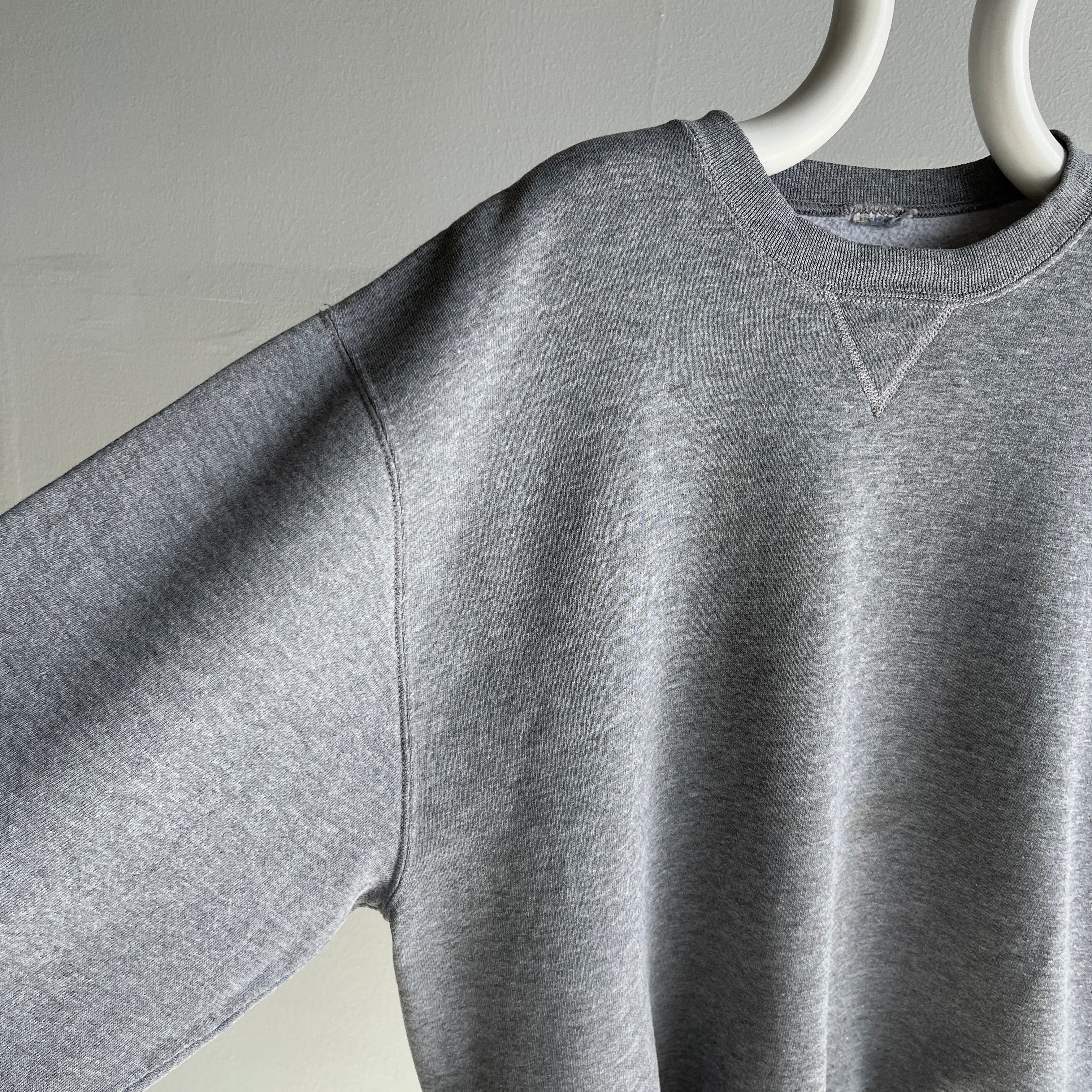 1990s/2000s Single V Russell Brand Relaxed Fit Deep Gray Sweatshirt