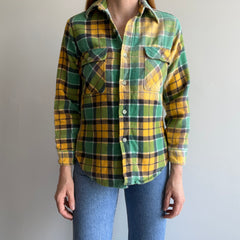 1970s Cool Sun Faded Shoulder Green and Yellow Cotton Flannel (Smaller Size)