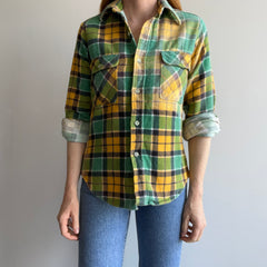 1970s Cool Sun Faded Shoulder Green and Yellow Cotton Flannel (Smaller Size)