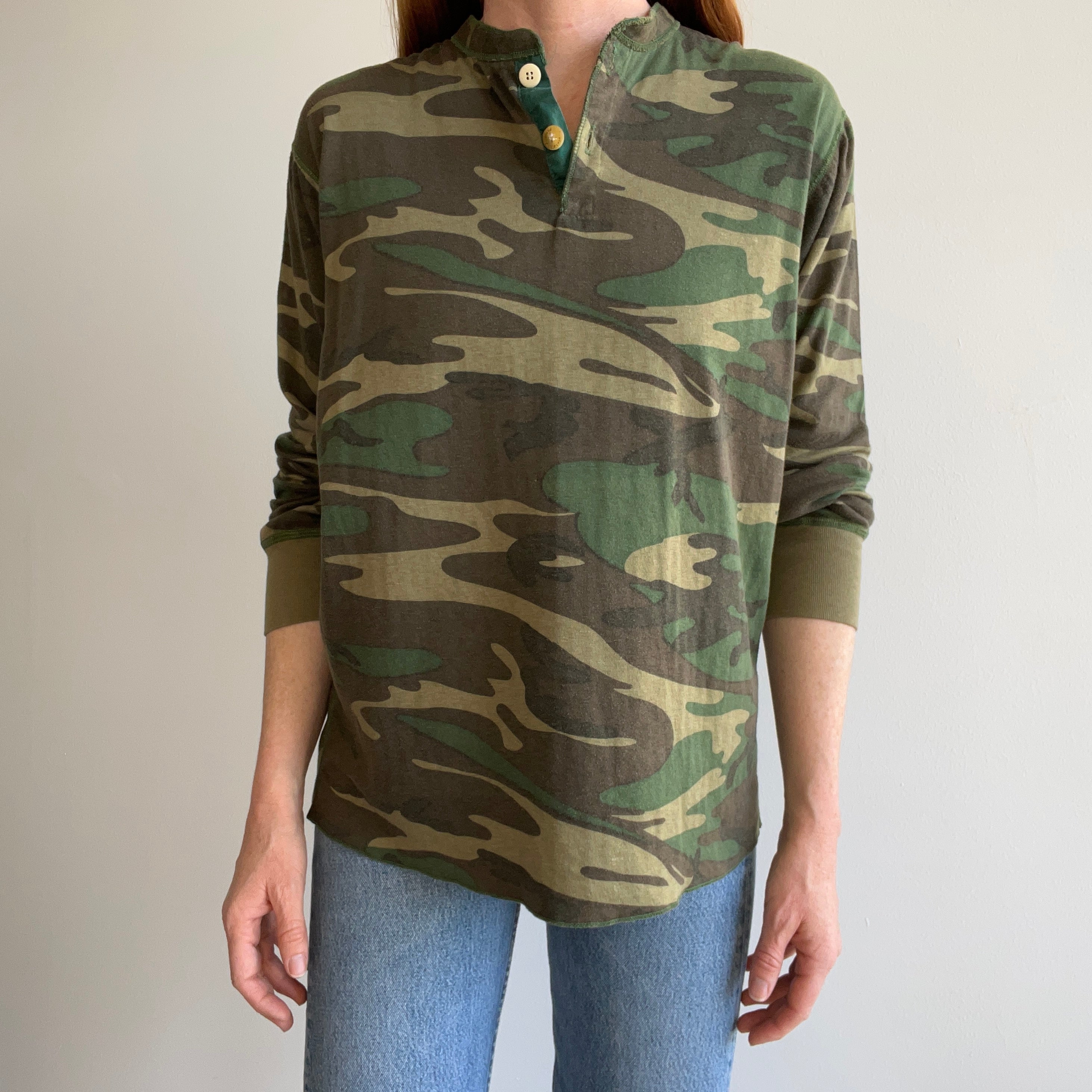 1980s Duofold Super soft camo Thermal Henley with Mismatching Buttons