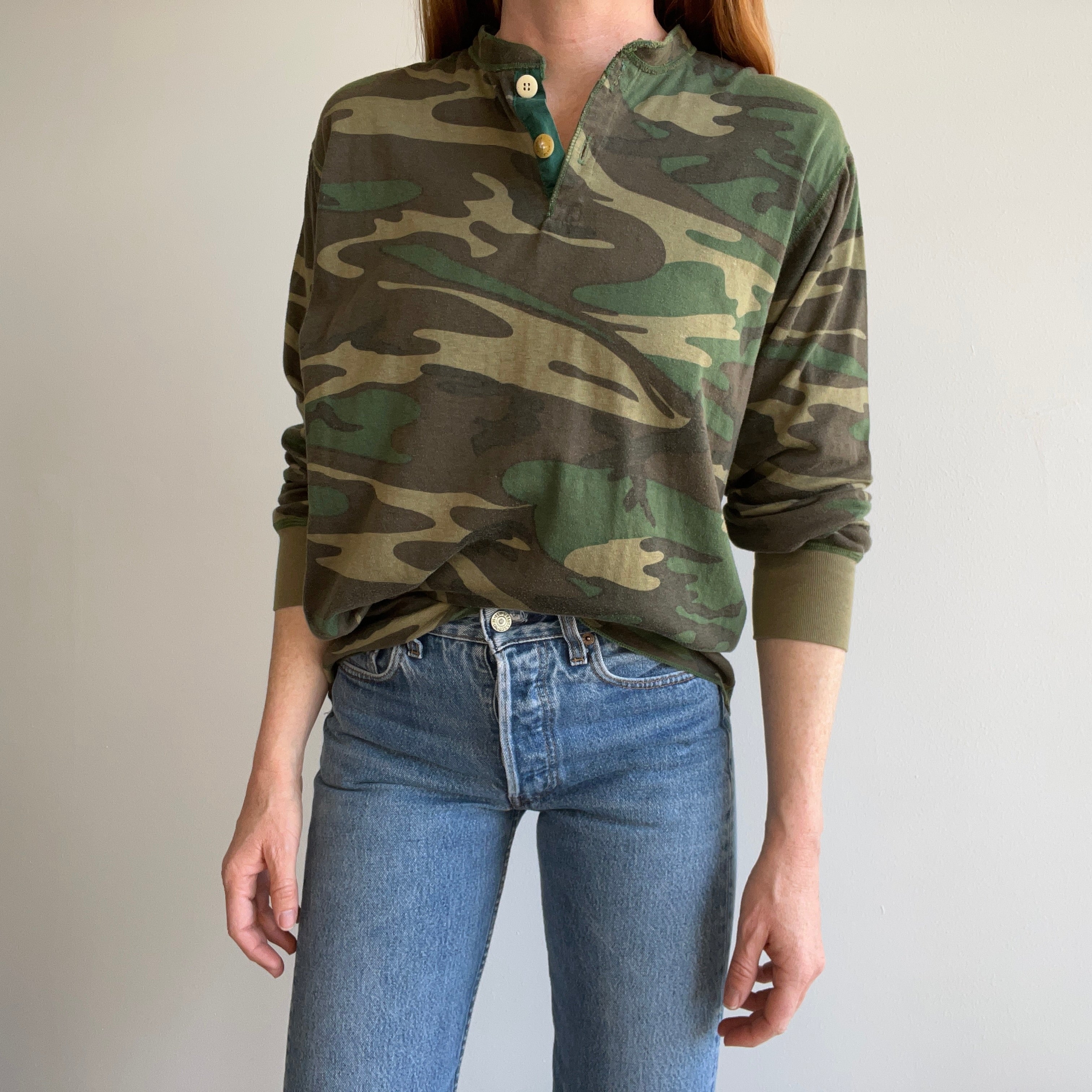 1980s Duofold Super soft camo Thermal Henley with Mismatching Buttons