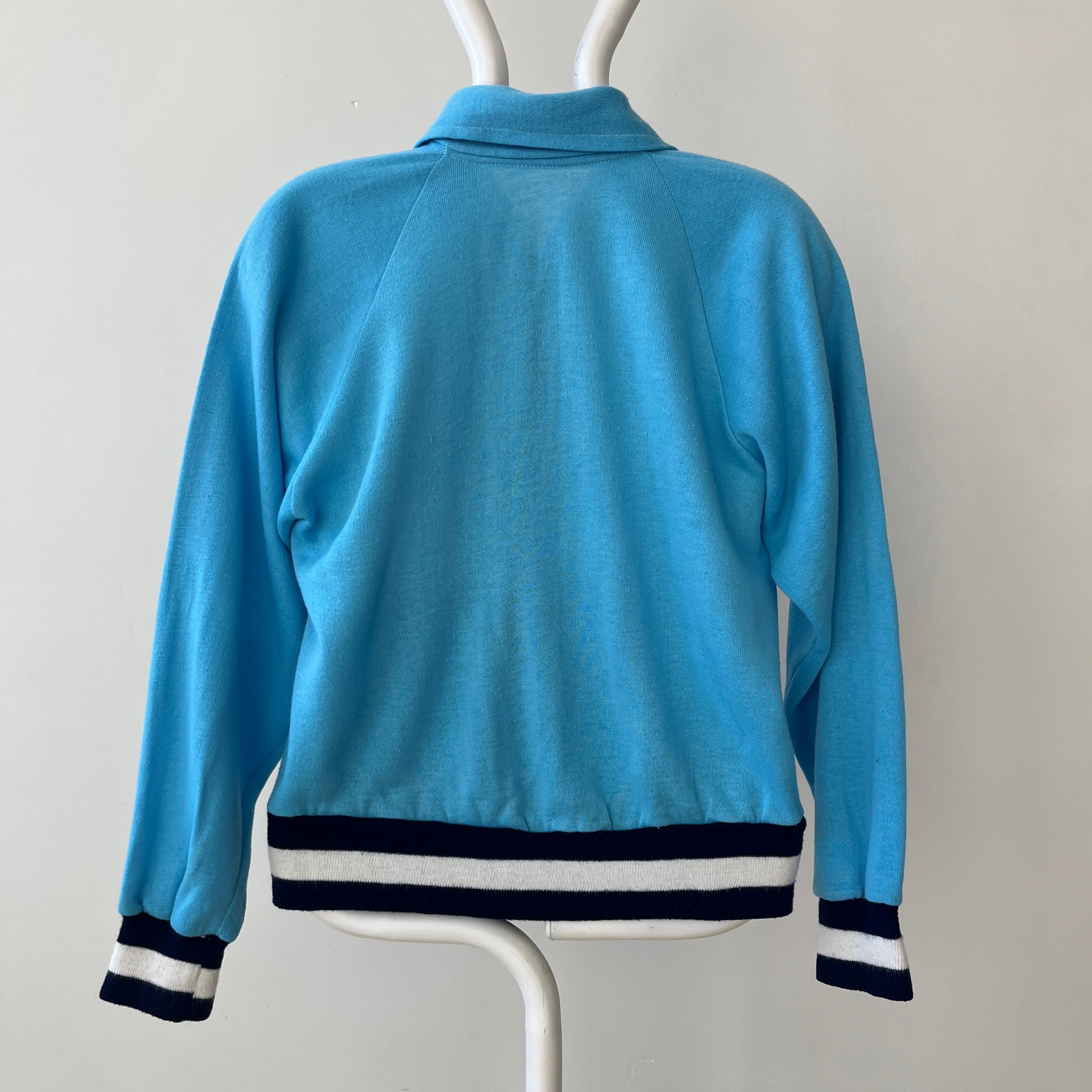00s Heavy Weight Blank Black Sweatshirt par FOTL - Structuré