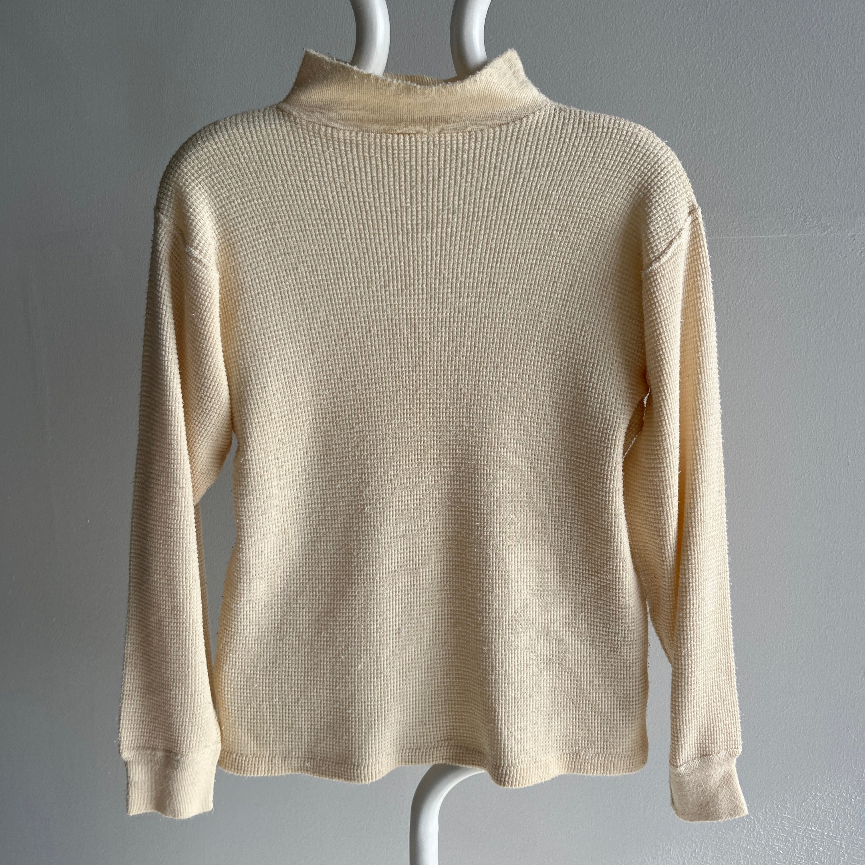 1980s Super Soft and Slouchy Mock Neck Waffle Knit with Pilling