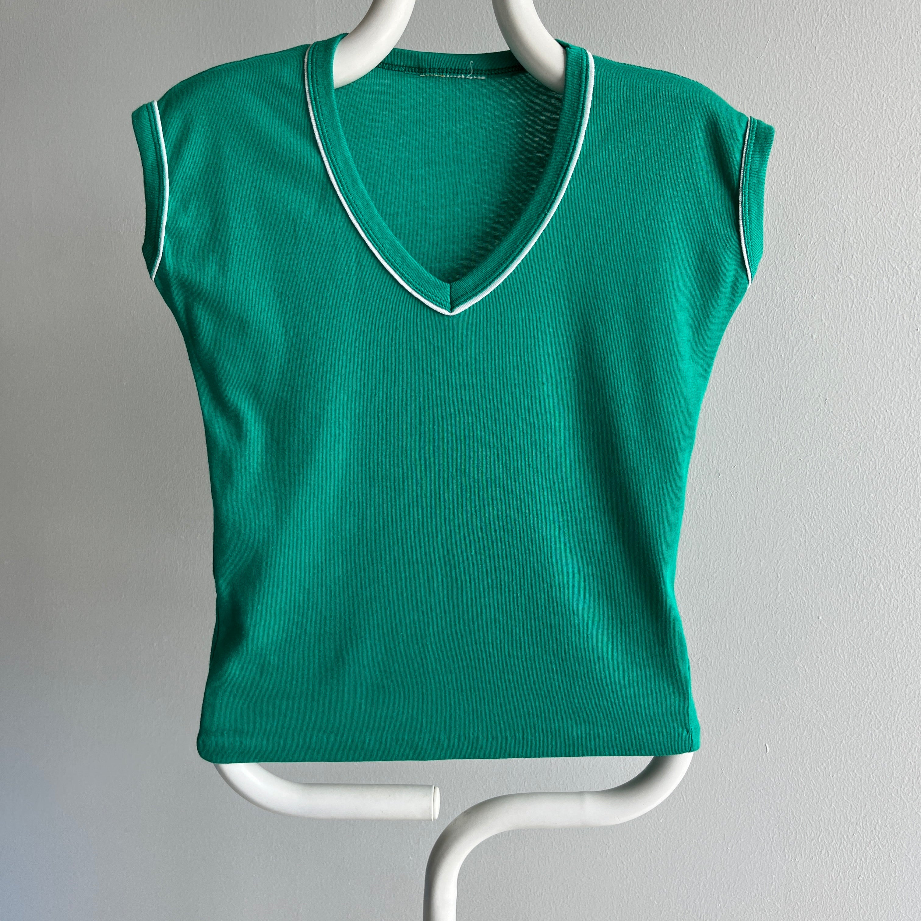 1980s Super Cute Fitted Jersey Knit Cap Sleeve T-Shirt