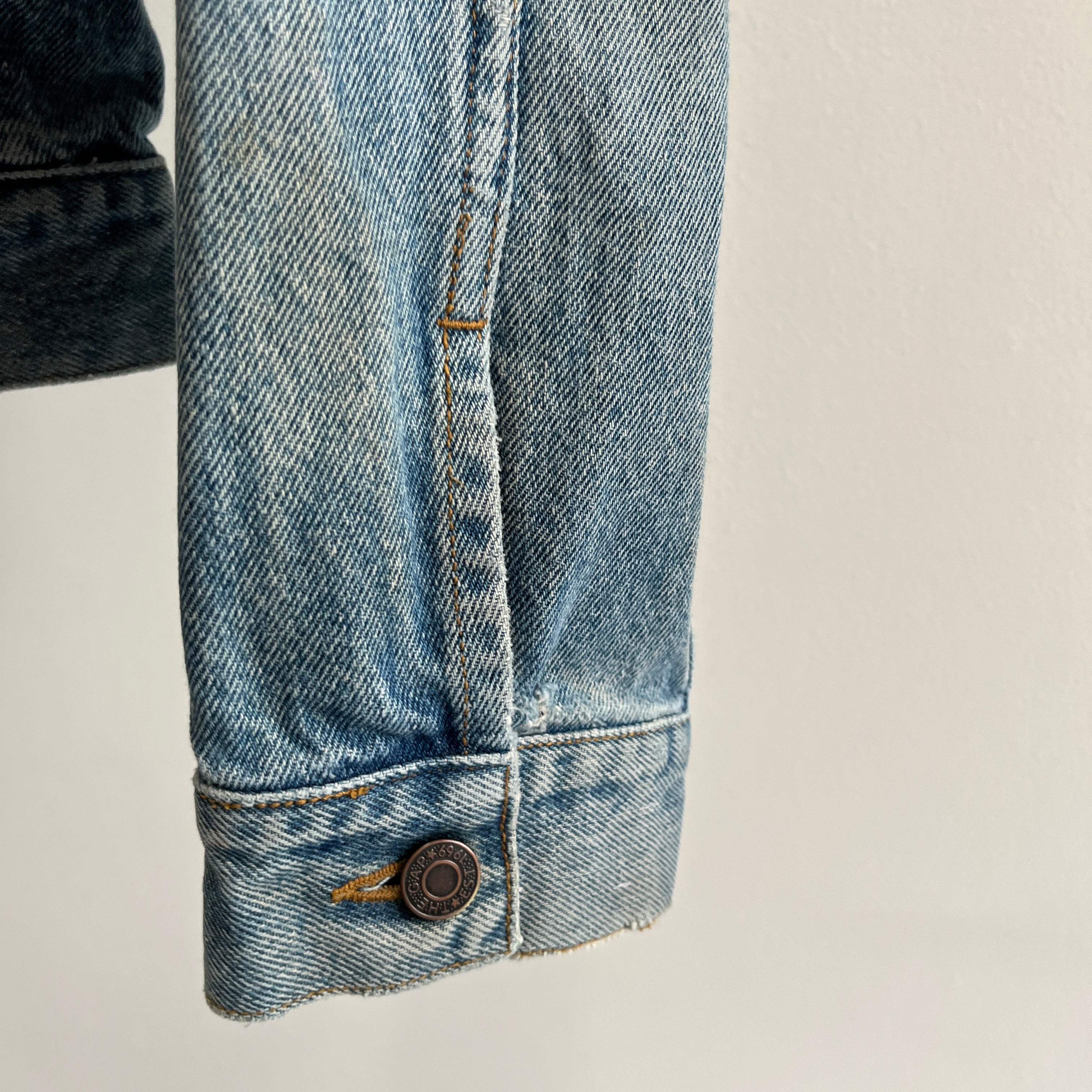 1990/2000s Gap Dad Style Denim Jacket - Fraying Cuffs/Swoon