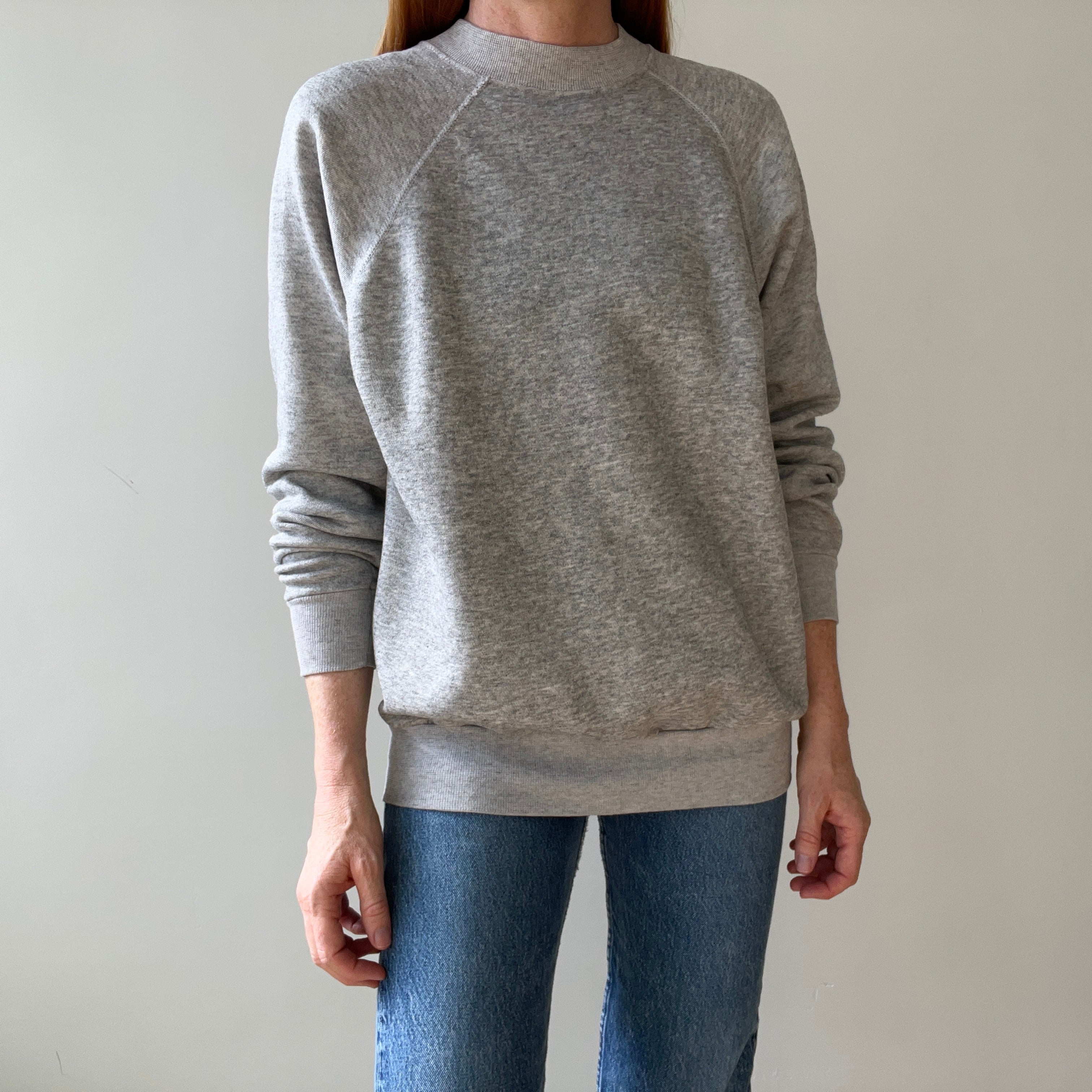 00s Heavy Weight Blank Black Sweatshirt par FOTL - Structuré