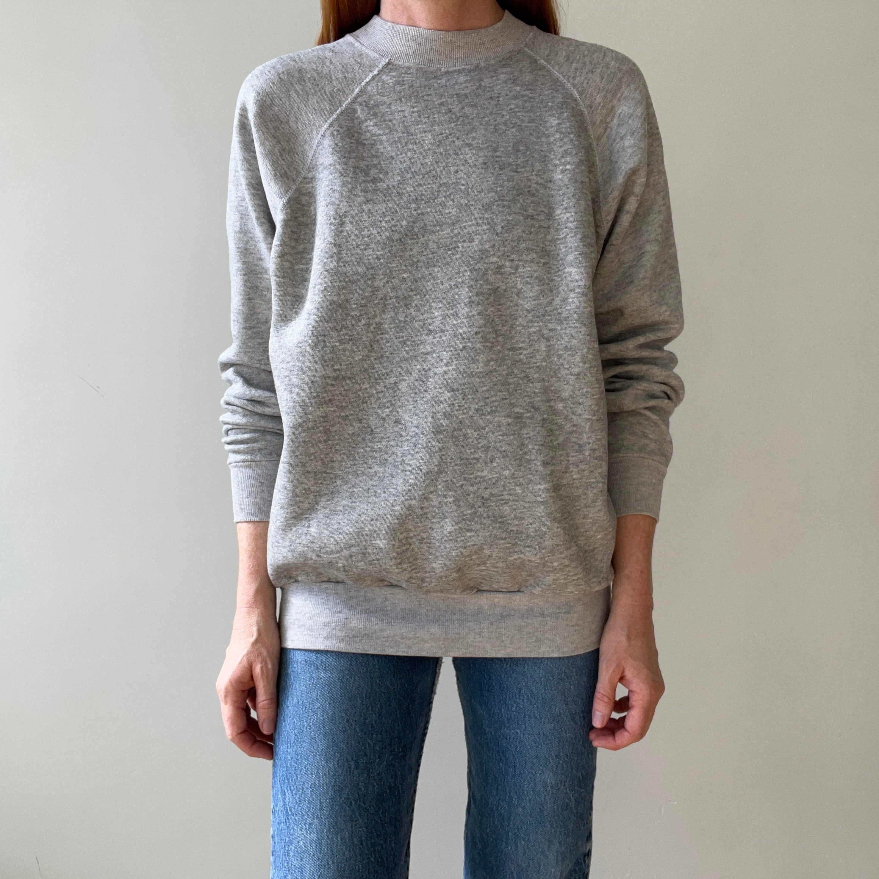 00s Heavy Weight Blank Black Sweatshirt par FOTL - Structuré