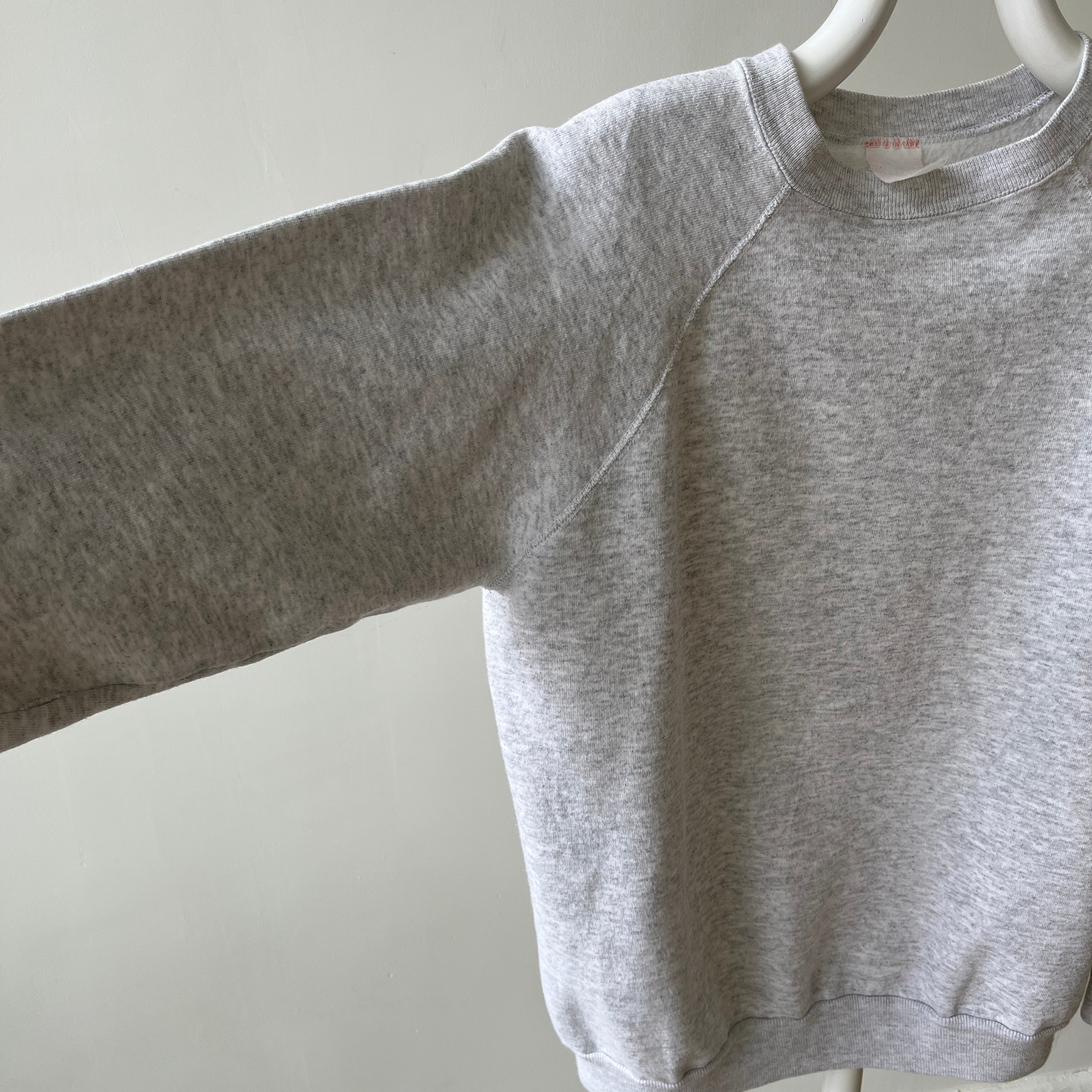 00s Heavy Weight Blank Black Sweatshirt par FOTL - Structuré