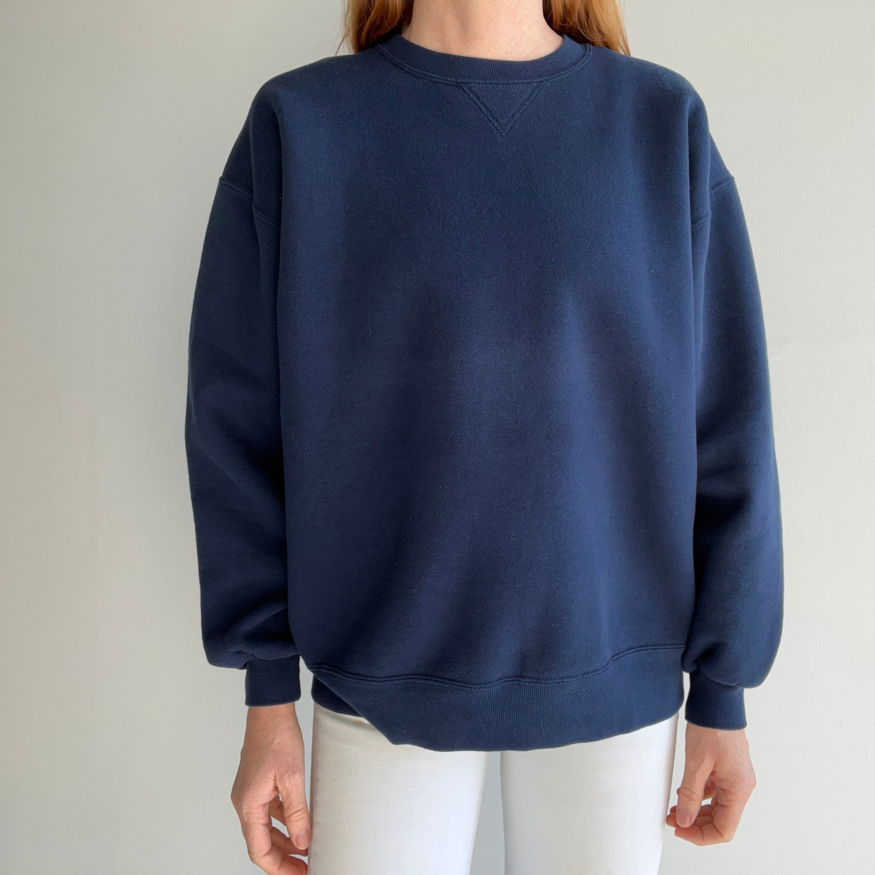 1980s USA Made *Perfectly* Russell Navy Single Gusset Sweatshirt - SWOOOOOON