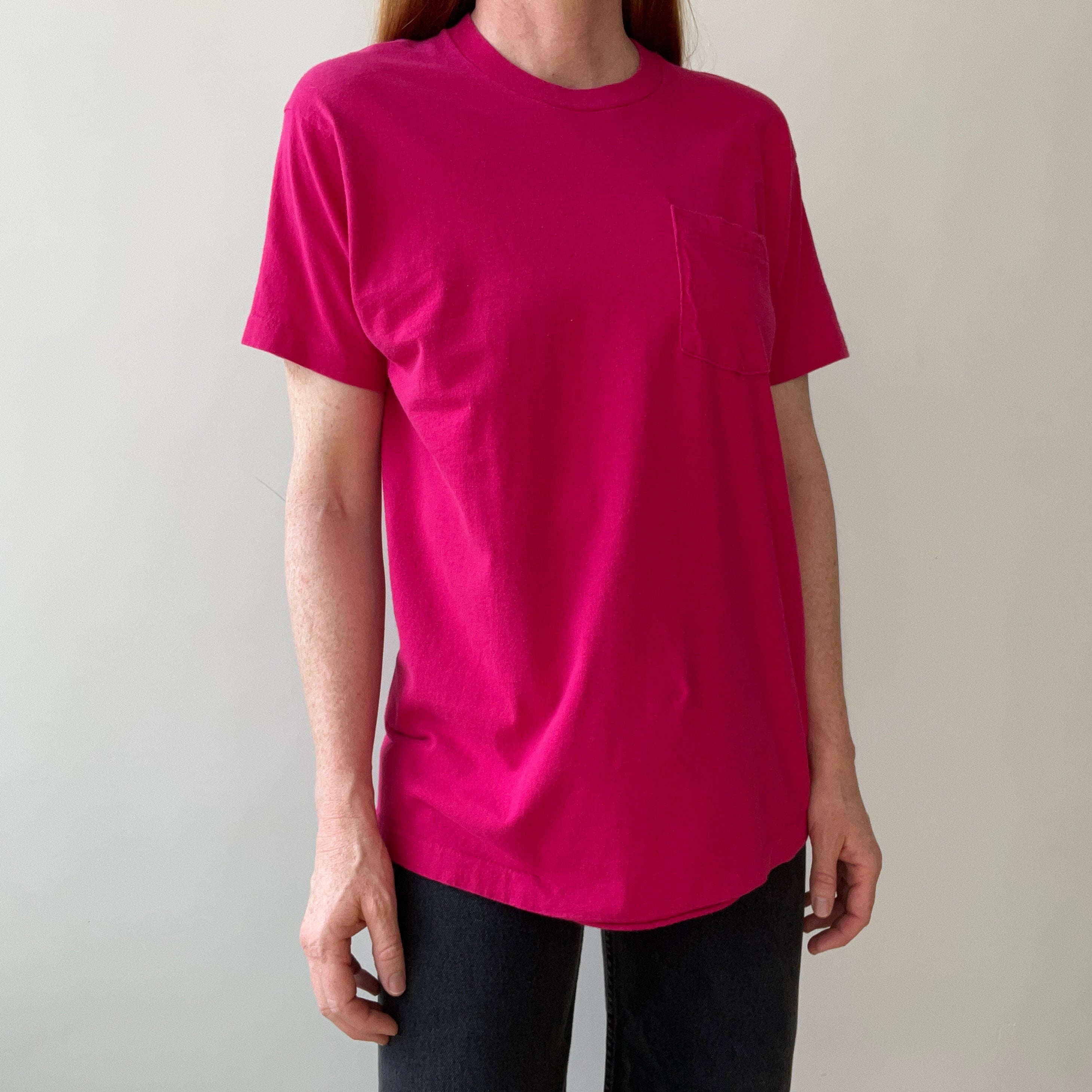 T-shirt teinté de peinture noire vierge des années 00