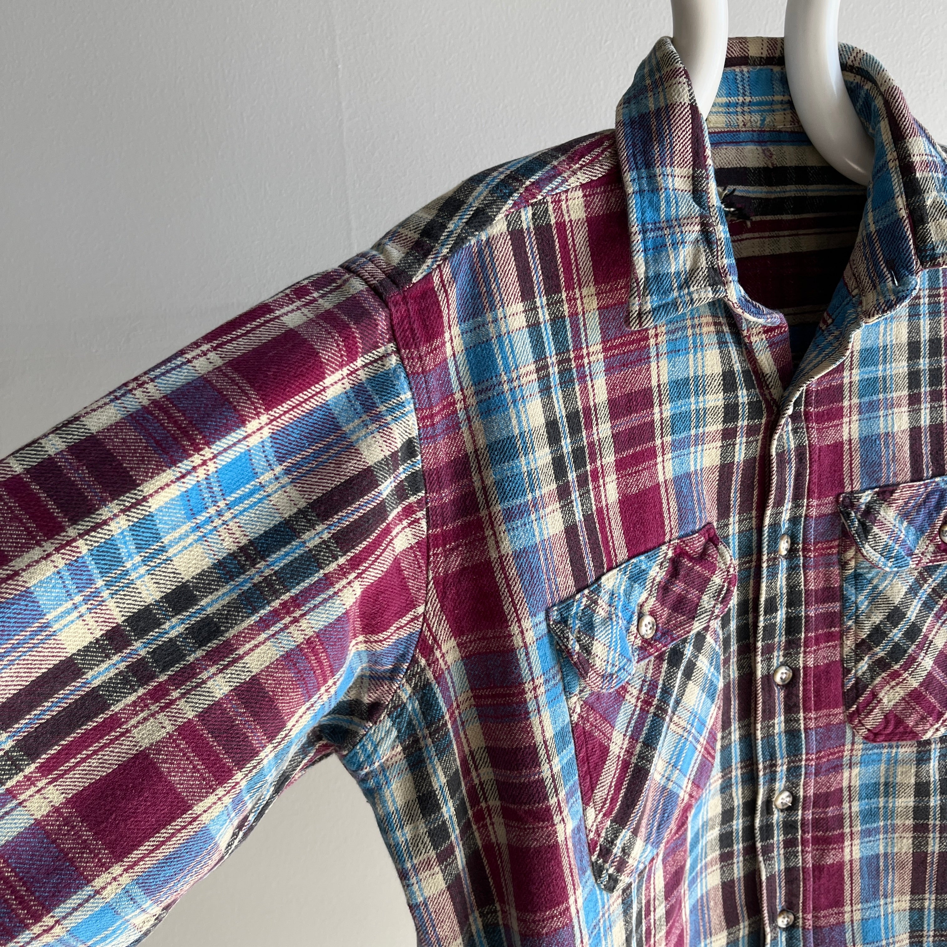 1990/2000s Medium Weight Structured Flannel with Blue and Magenta