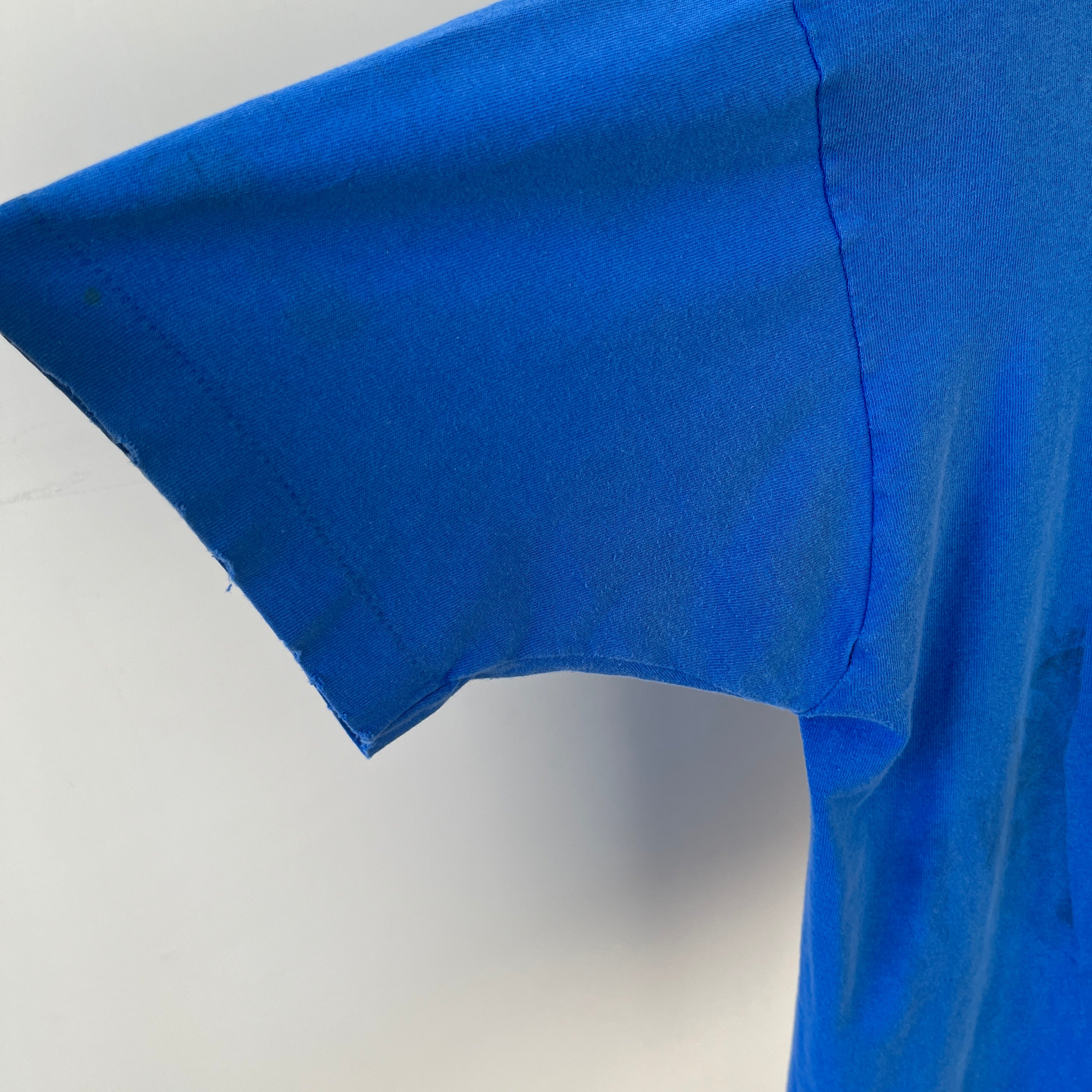 1980s/90s Thrashed Blank Blue Fruit Of The Loom T Shirt