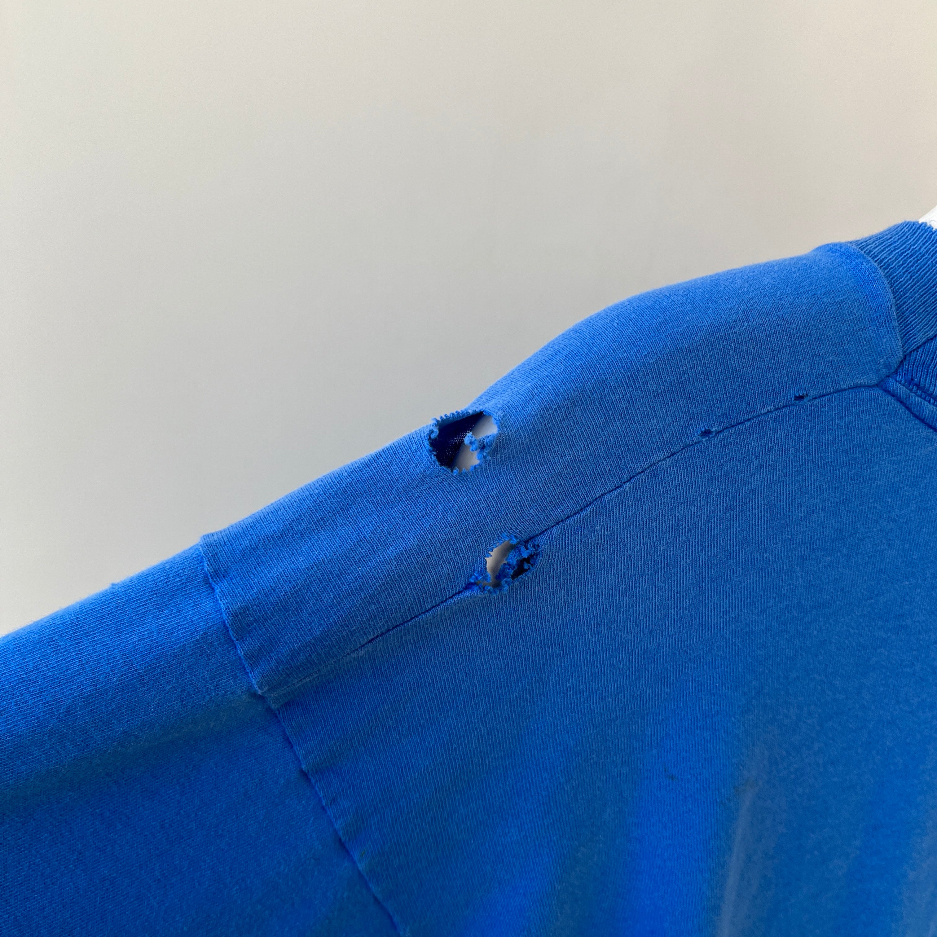 1980s/90s Thrashed Blank Blue Fruit Of The Loom T Shirt