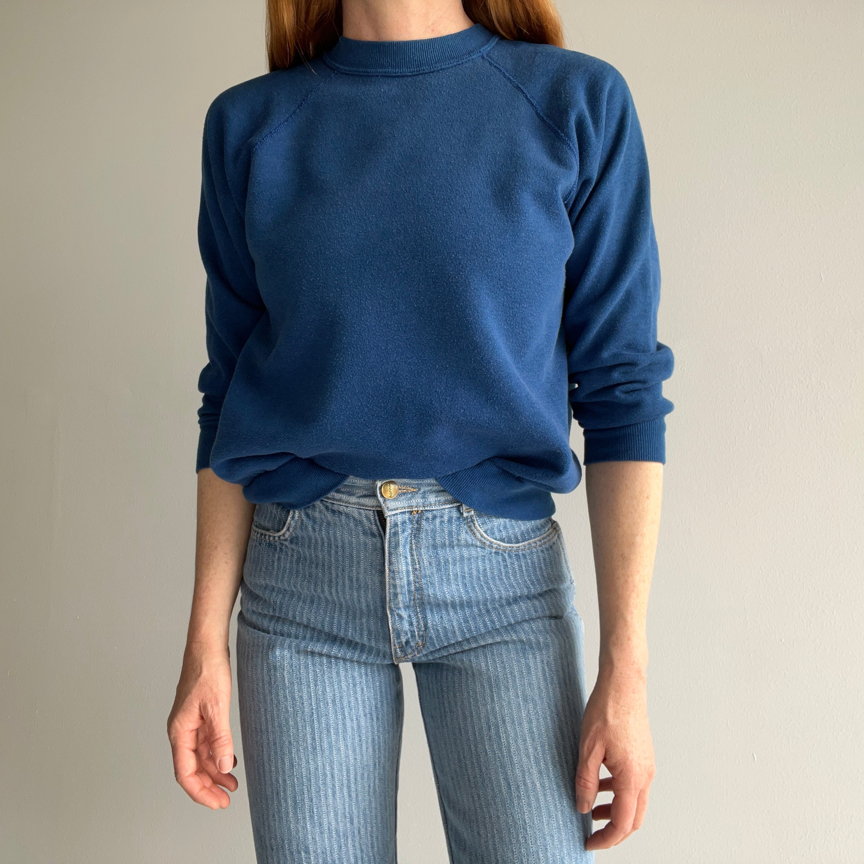 1970/80s Blank Blue Raglan - Great Shorter Fit