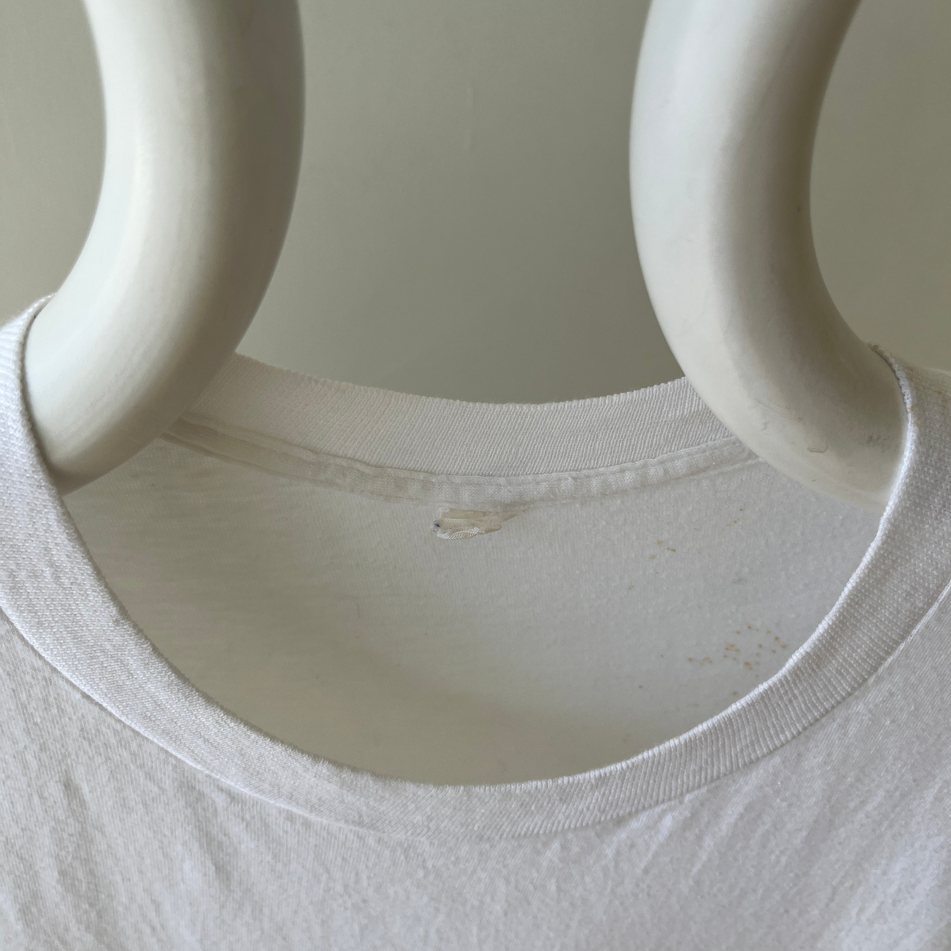 T-shirt teinté de peinture noire vierge des années 00
