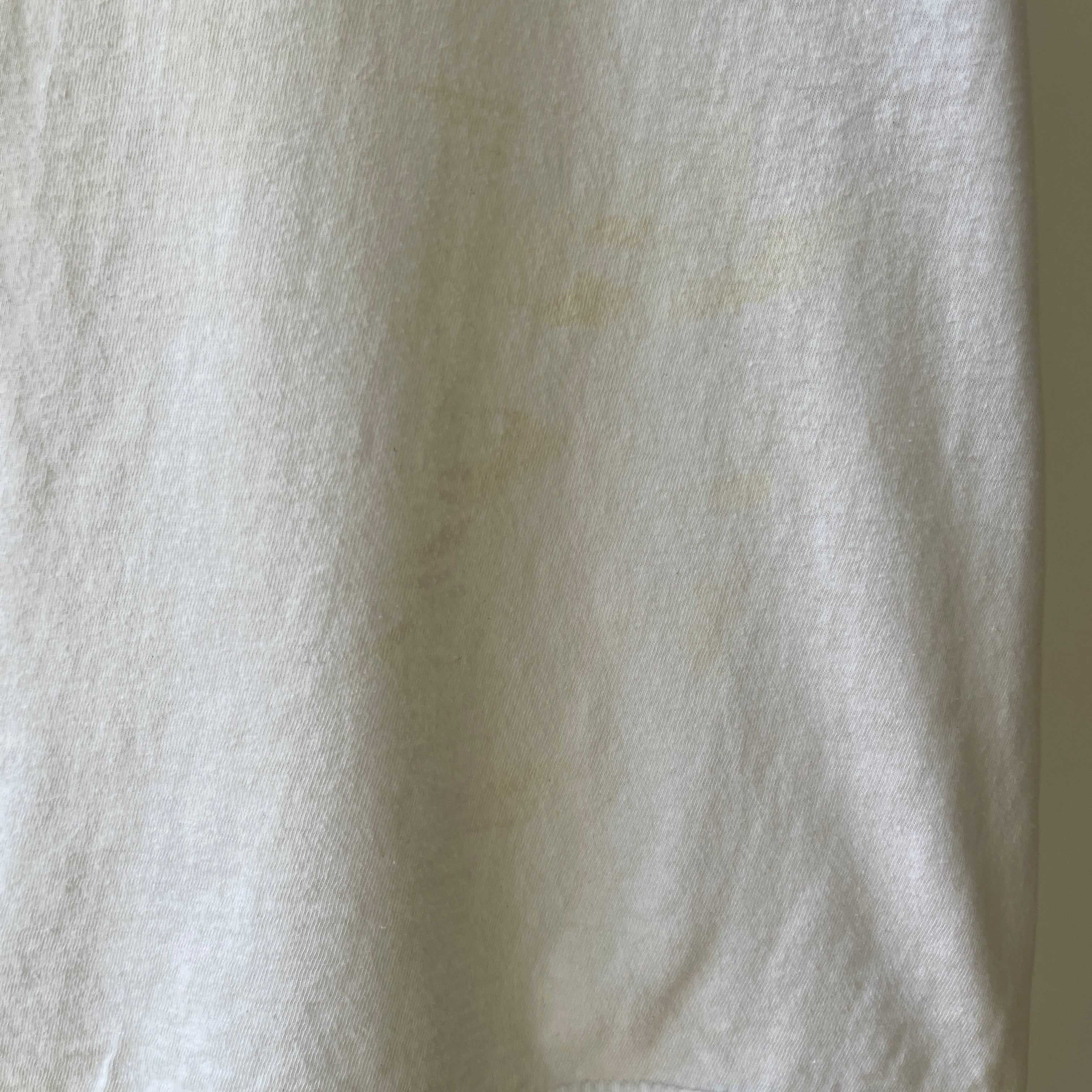 T-shirt teinté de peinture noire vierge des années 00