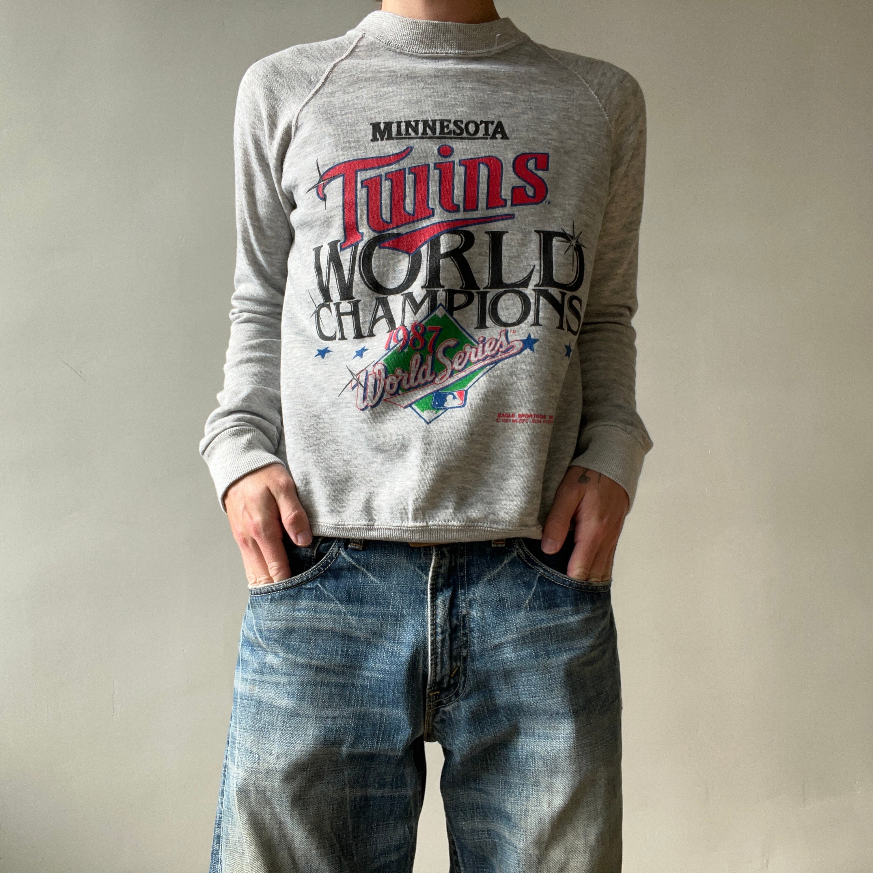 1987 Grey Minnesota Twins Raglan Sweatshirt - !!!