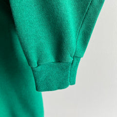 1980s Kelly Green Raglan Sweatshirt - A Gem!