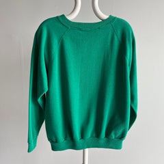 1980s Kelly Green Raglan Sweatshirt - A Gem!